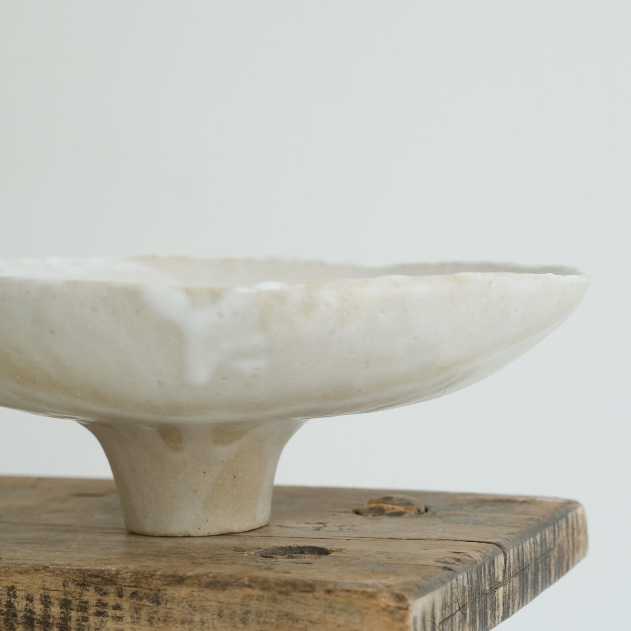 Coupe en grès blanc D 21,5cm(v) - blanc de Cups cups cups chez Brutal
