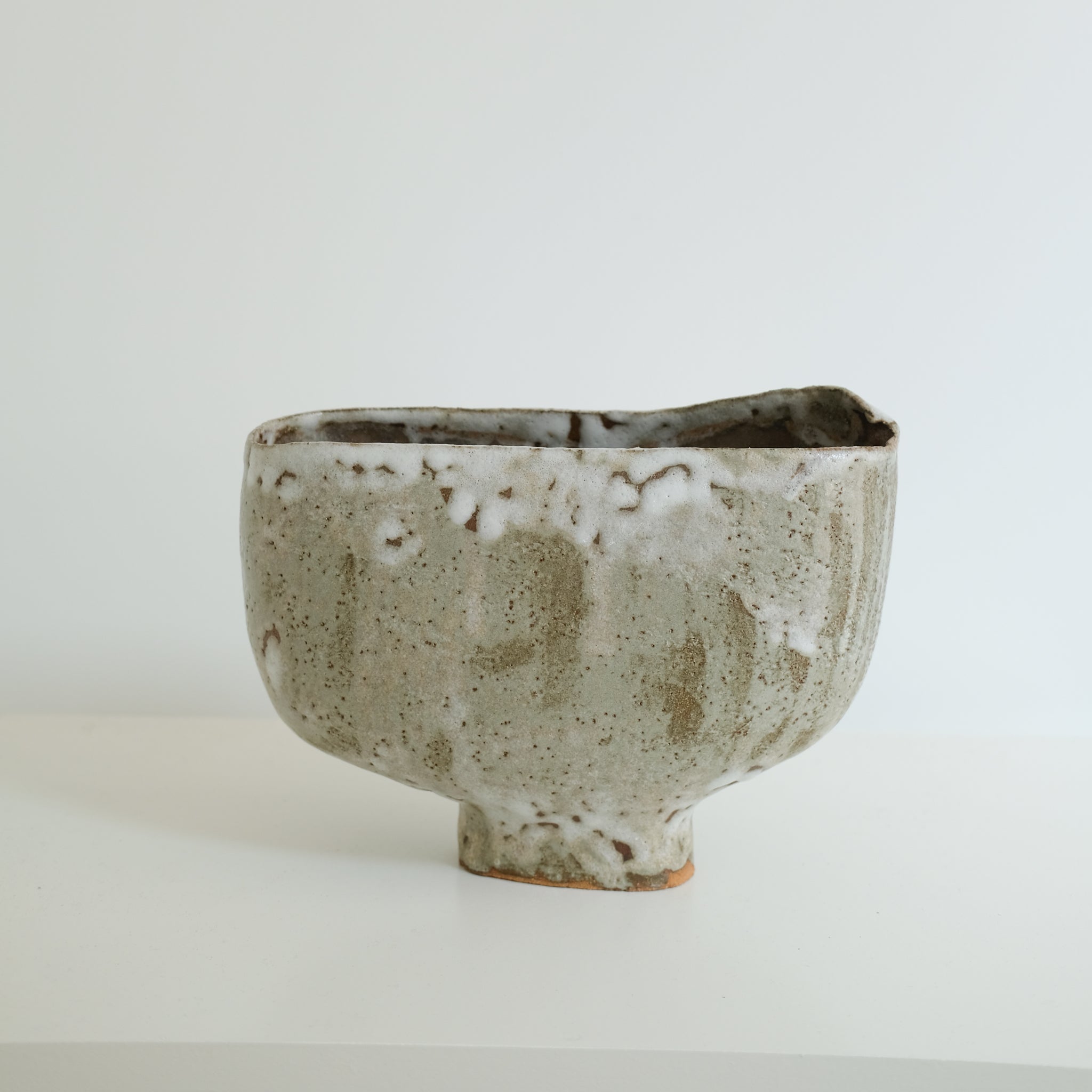 Vase en grès roux H 20cm(z) - Bruns de Cups cups cups chez Brutal Ceramics