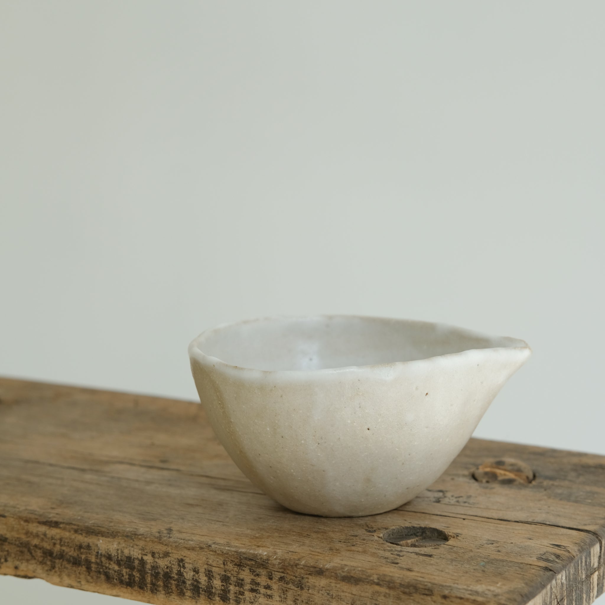 Verseuse en grès D 11,5cm(k) - Blanc de Cups cups cups chez Brutal