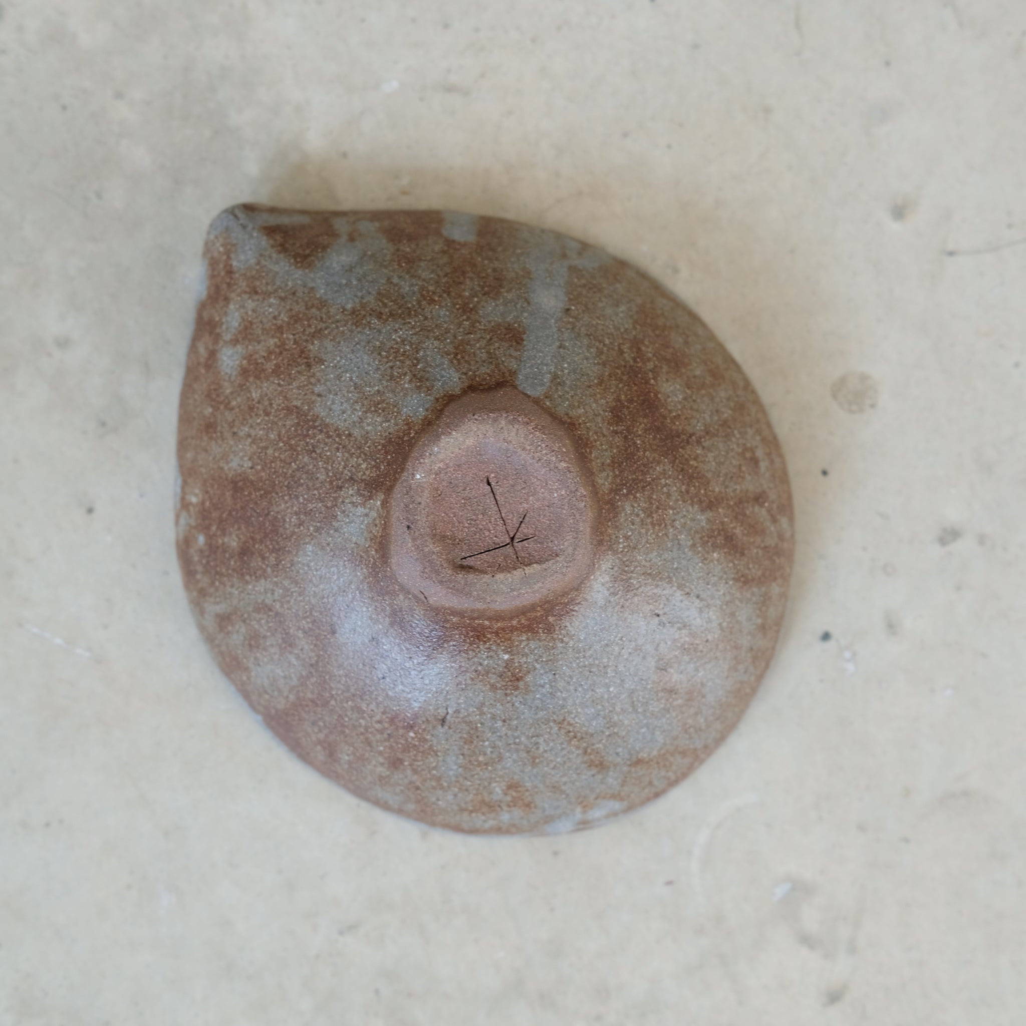 Verseuse en grès rouge D 9cm(j) - gris de Cups cups cups chez Brutal Ceramics