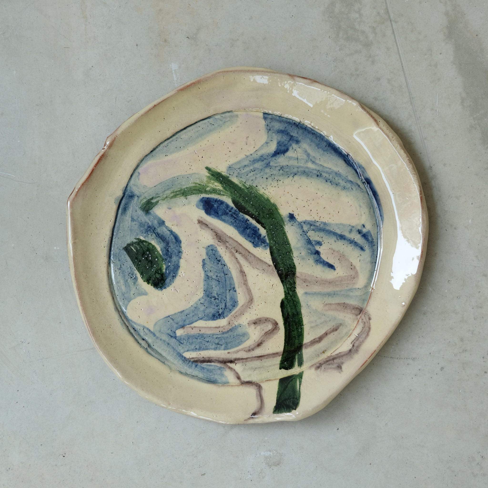 Assiette 14 GM D25cm en faience rouge multicolore par Héloïse Bariol