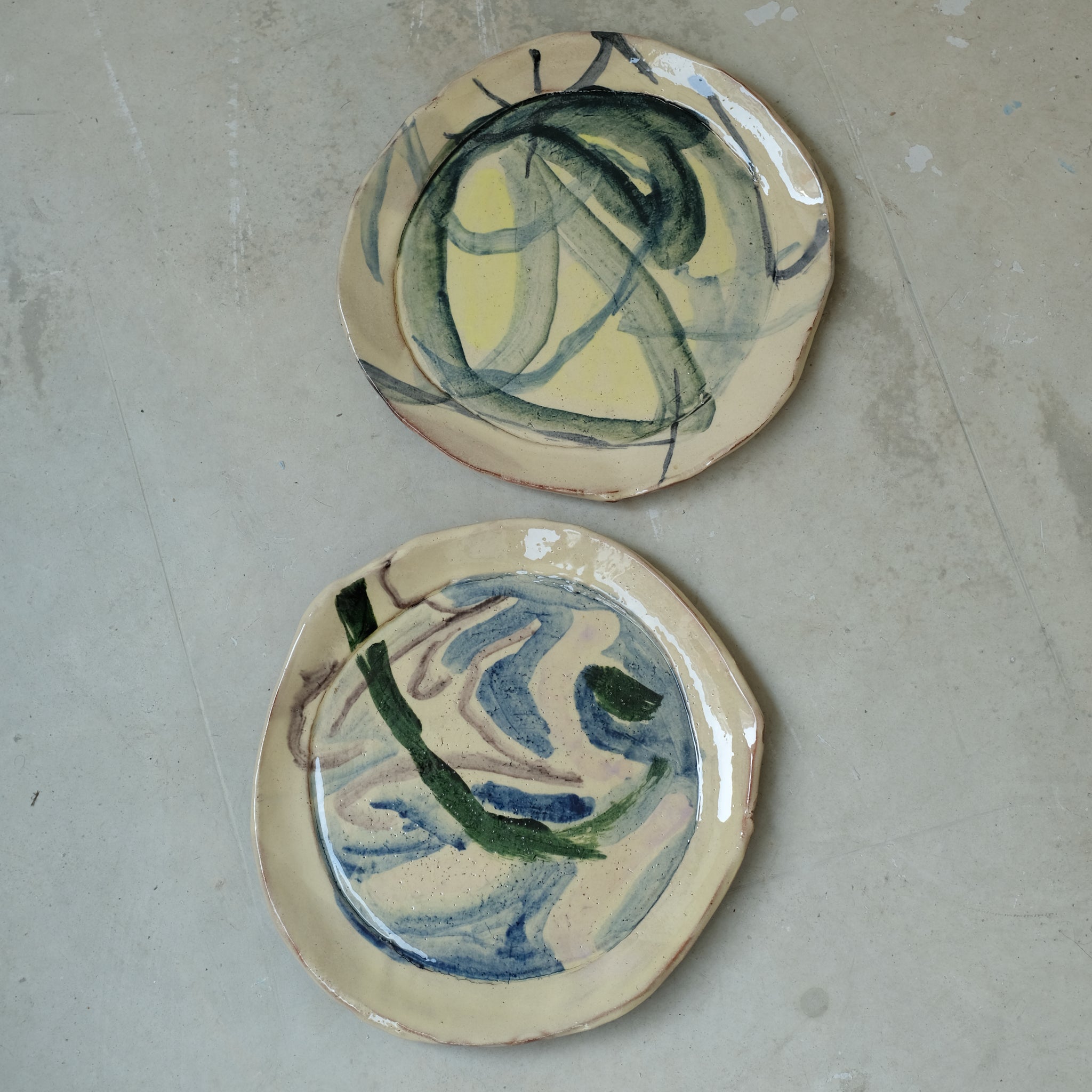 Assiette 14 GM D25cm en faience rouge multicolore par Héloïse Bariol