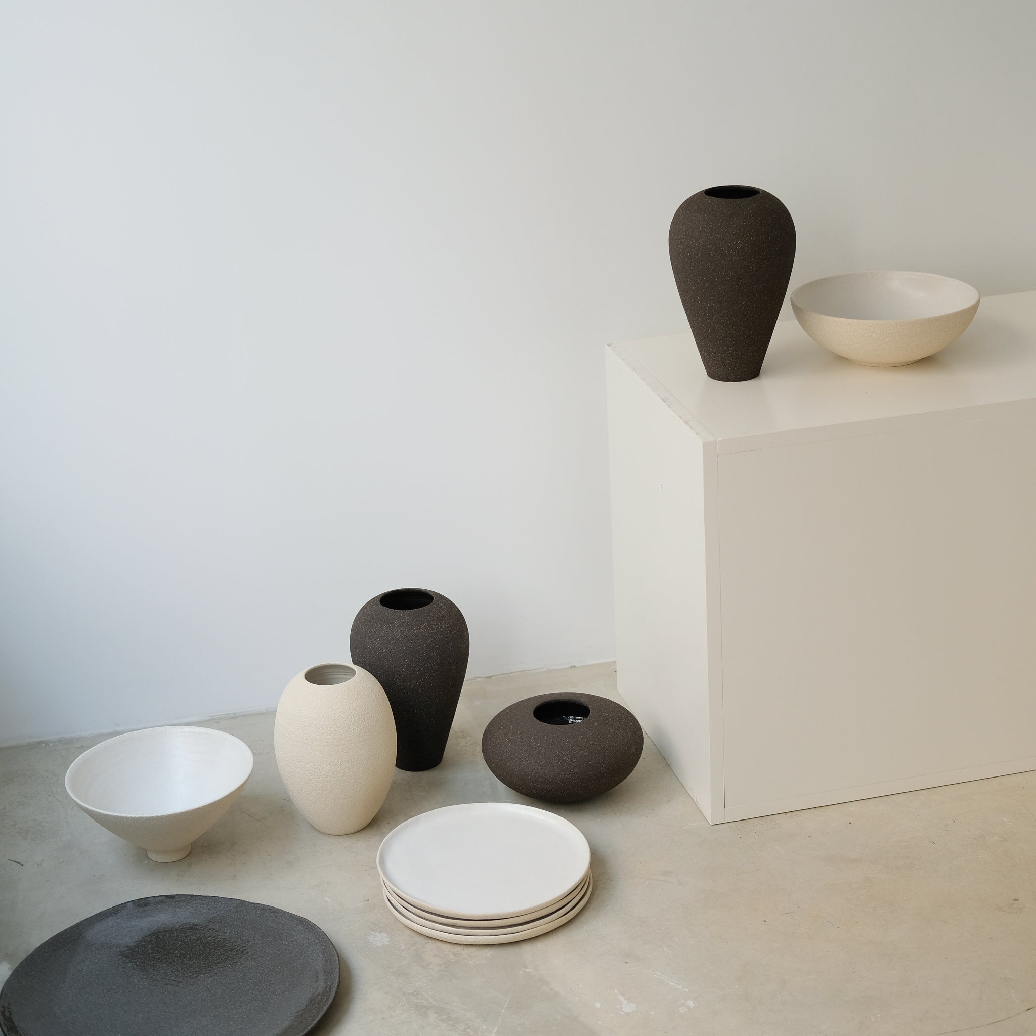 Coupe en grès par Pauline Boisaubert chez Brutal Ceramics