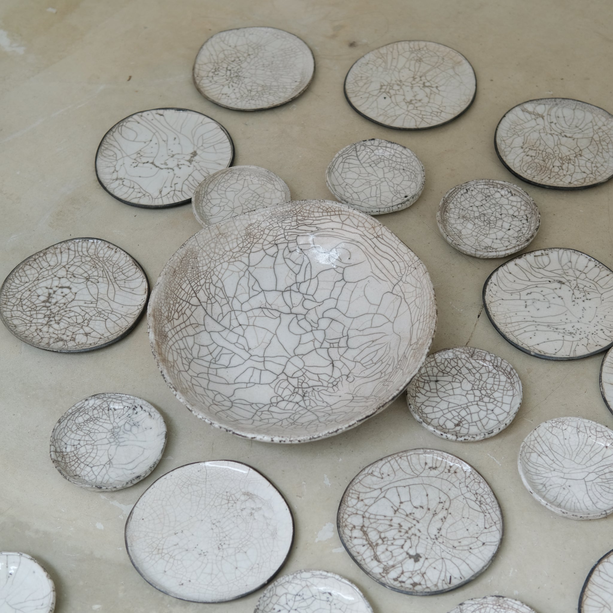 Coupe Raku en grès par la céramiste Potry chez Brutal Ceramics