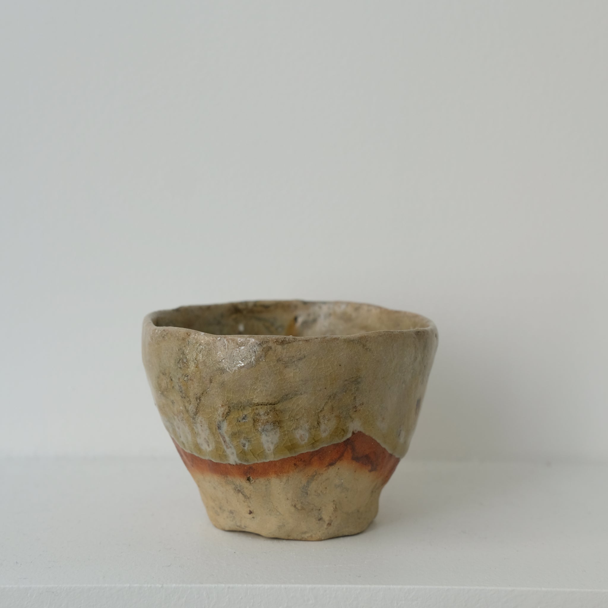 Tasse en terre glanée 160ml - Vert Gris de Judith Lasry pour Brutal Ceramics