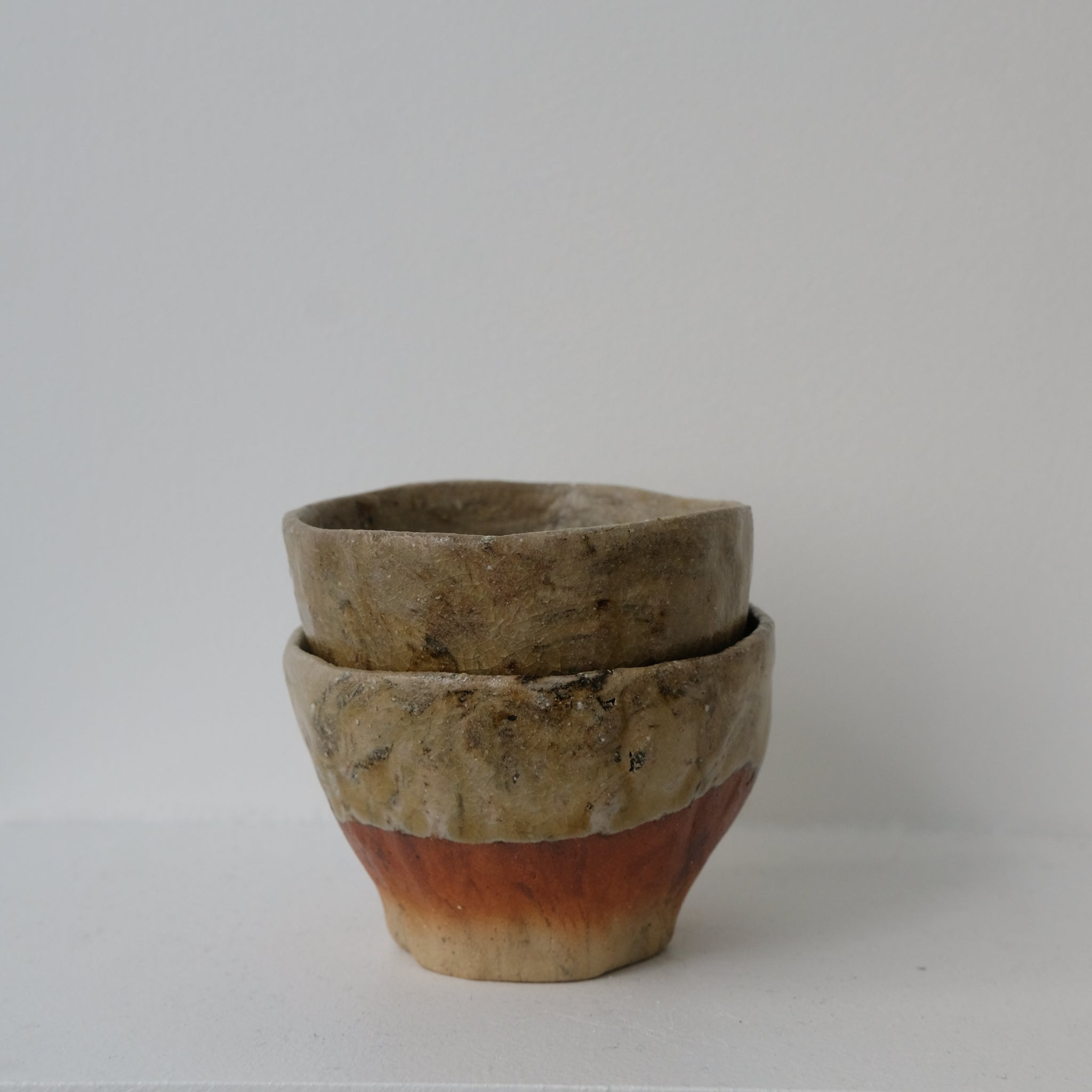 Tasse en terre glanée 60ml - Vert Gris de Judith Lasry pour Brutal Ceramics