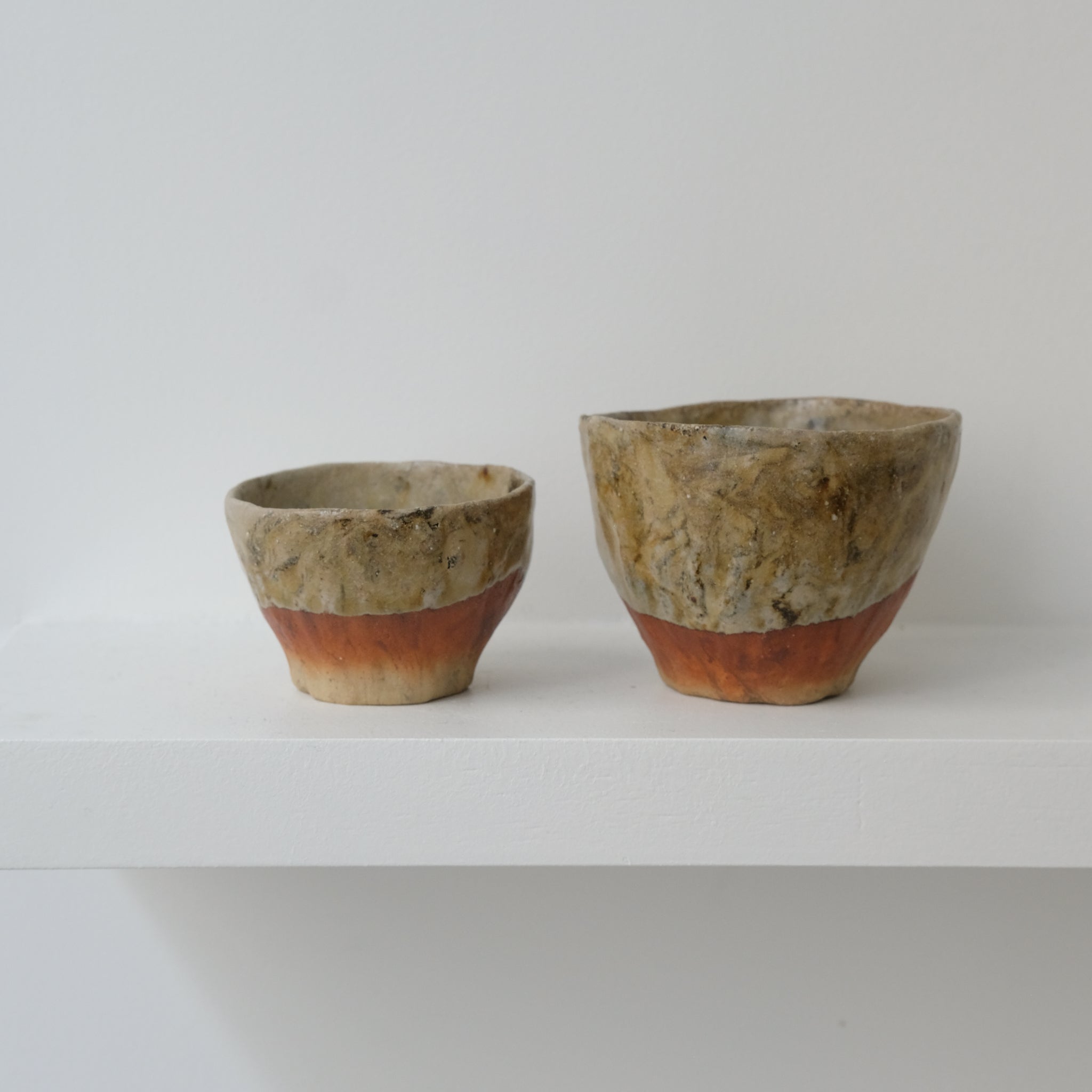 Tasse en terre glanée 60ml - Vert Gris de Judith Lasry pour Brutal Ceramics