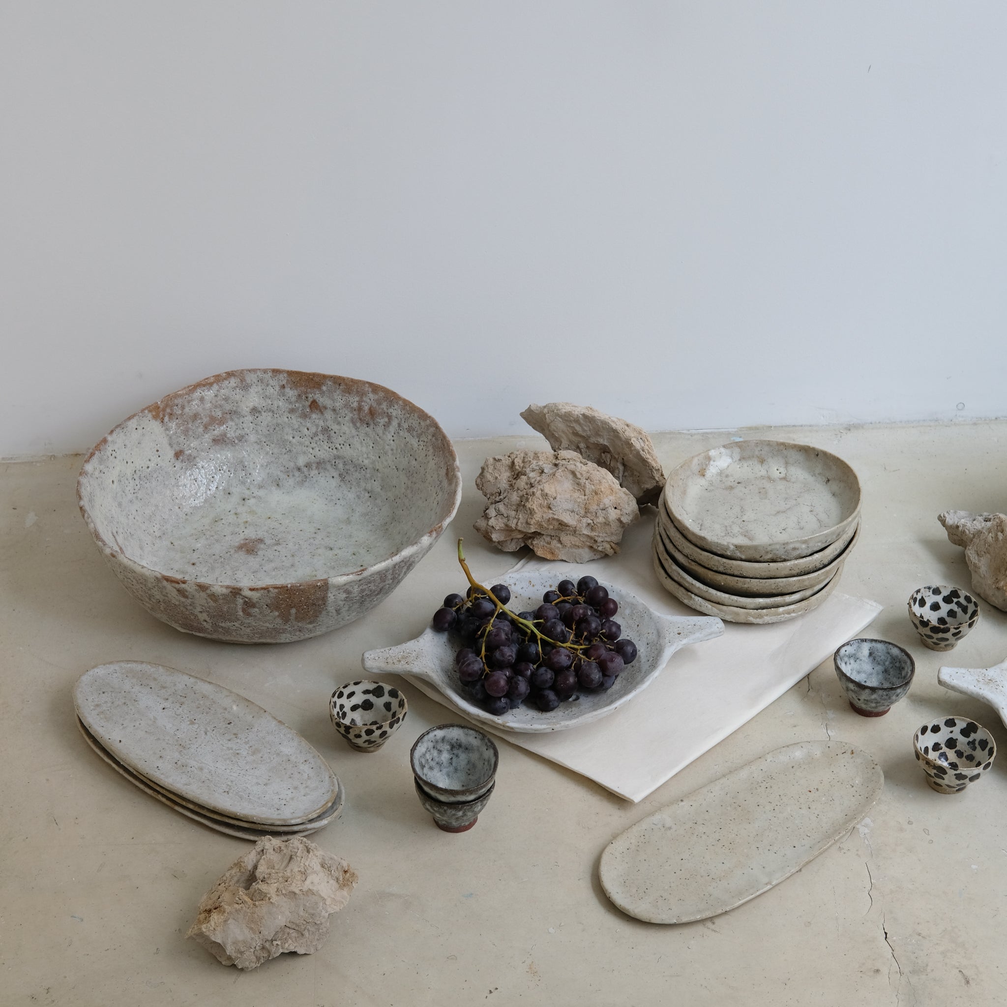 Plat Oval en terre glanée L 27cm- blanc satiné par Potry pour Brutal Ceramics