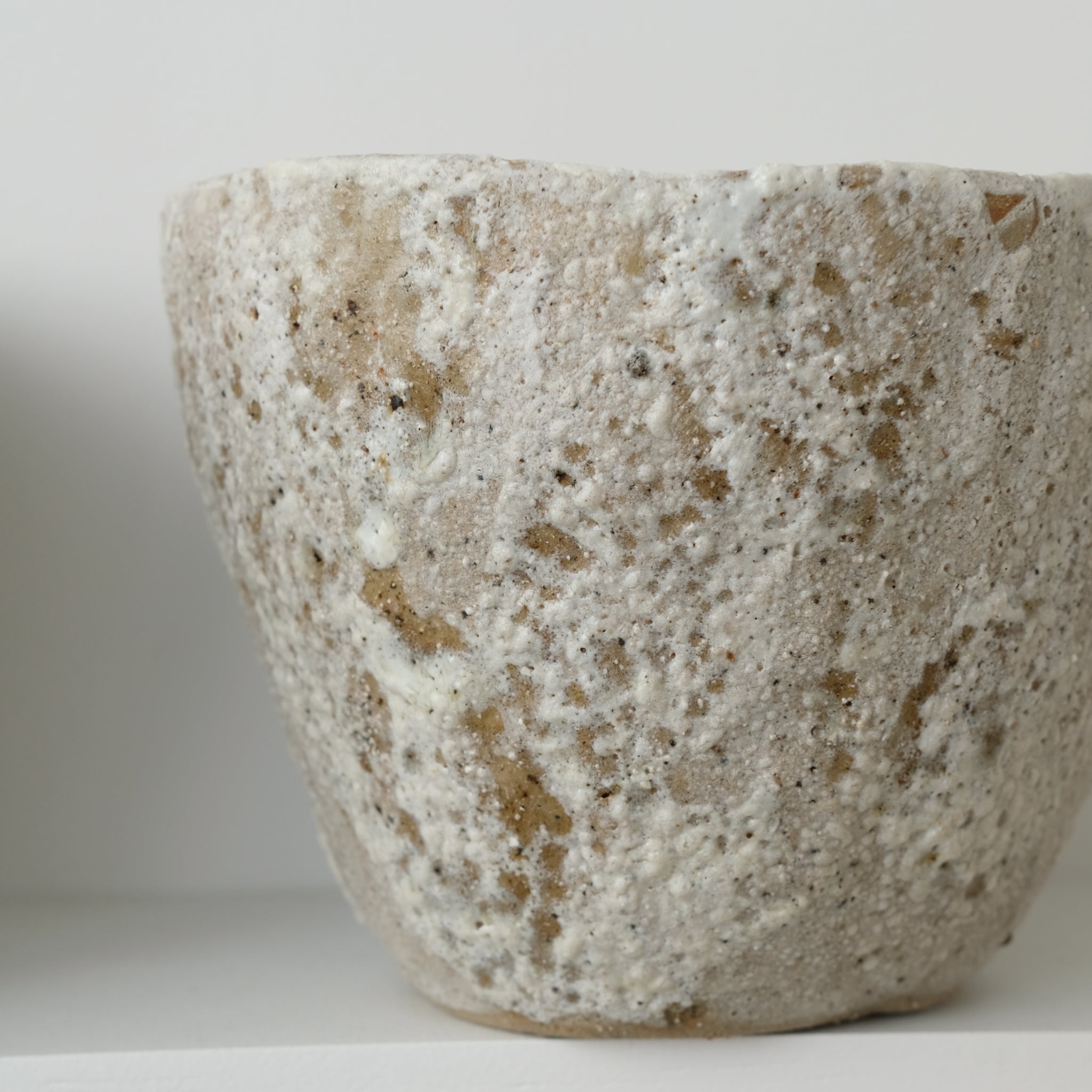 Coupe en terre glanée D 18,5cm- Blanc mat par Potry pour Brutal Ceramics