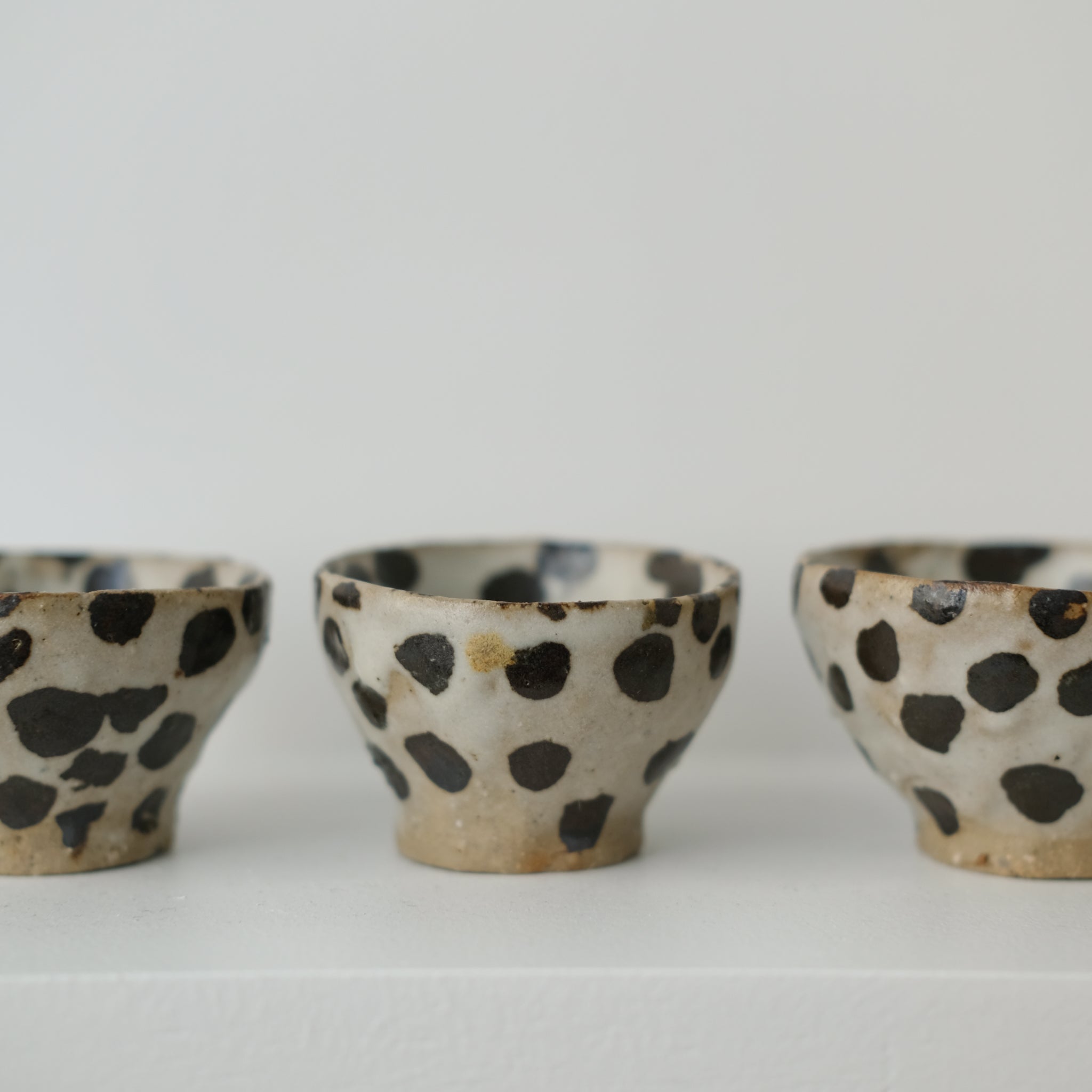 Tasse ristretto en terre glanée 50 ml - Moucheté par Potry pour Brutal Ceramics