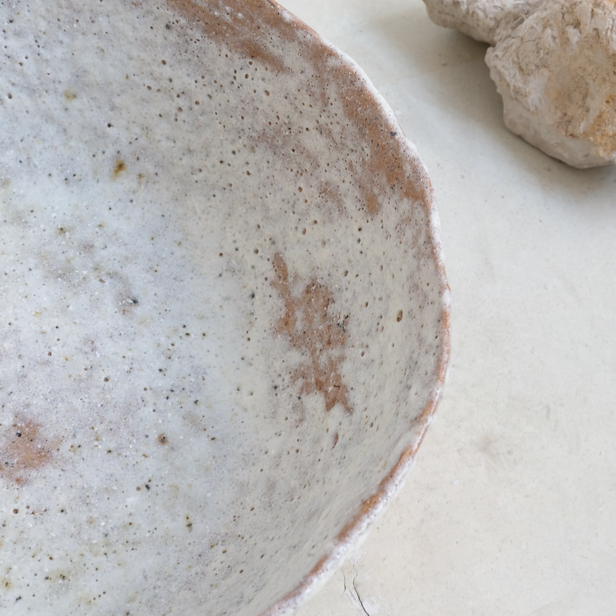 Saladier en terre glanée D 33cm- Blanc satiné par Potry pour Brutal