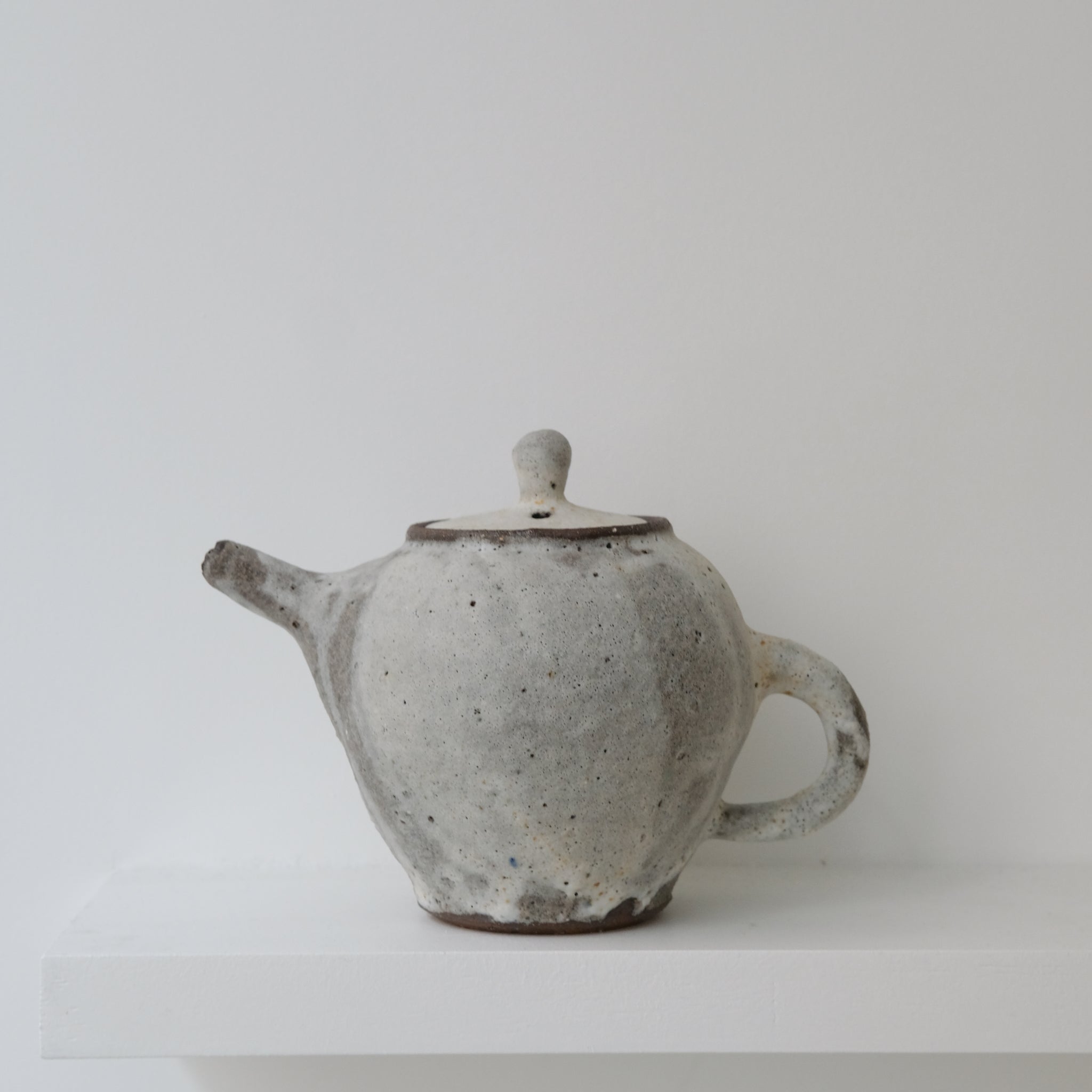 Théière 500ml par le céramiste Benoit Audureau chez Brutal Ceramics