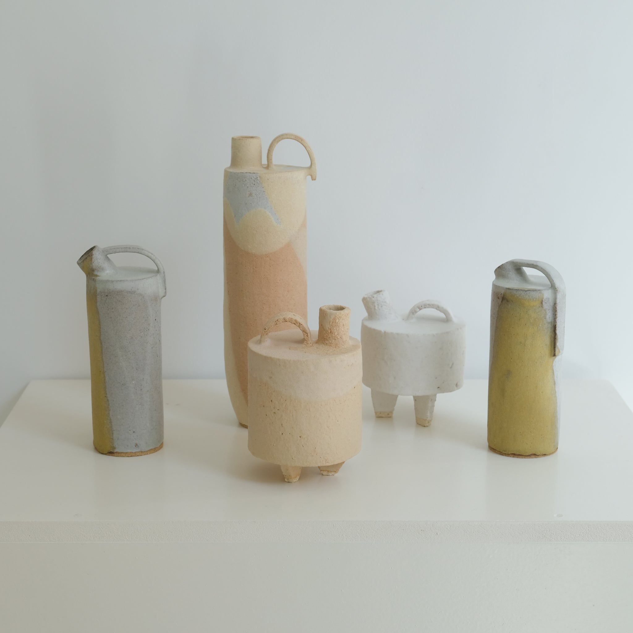 Bouteille H27cm abricot Catherine Dix Ceramics chez Brutal Ceramics