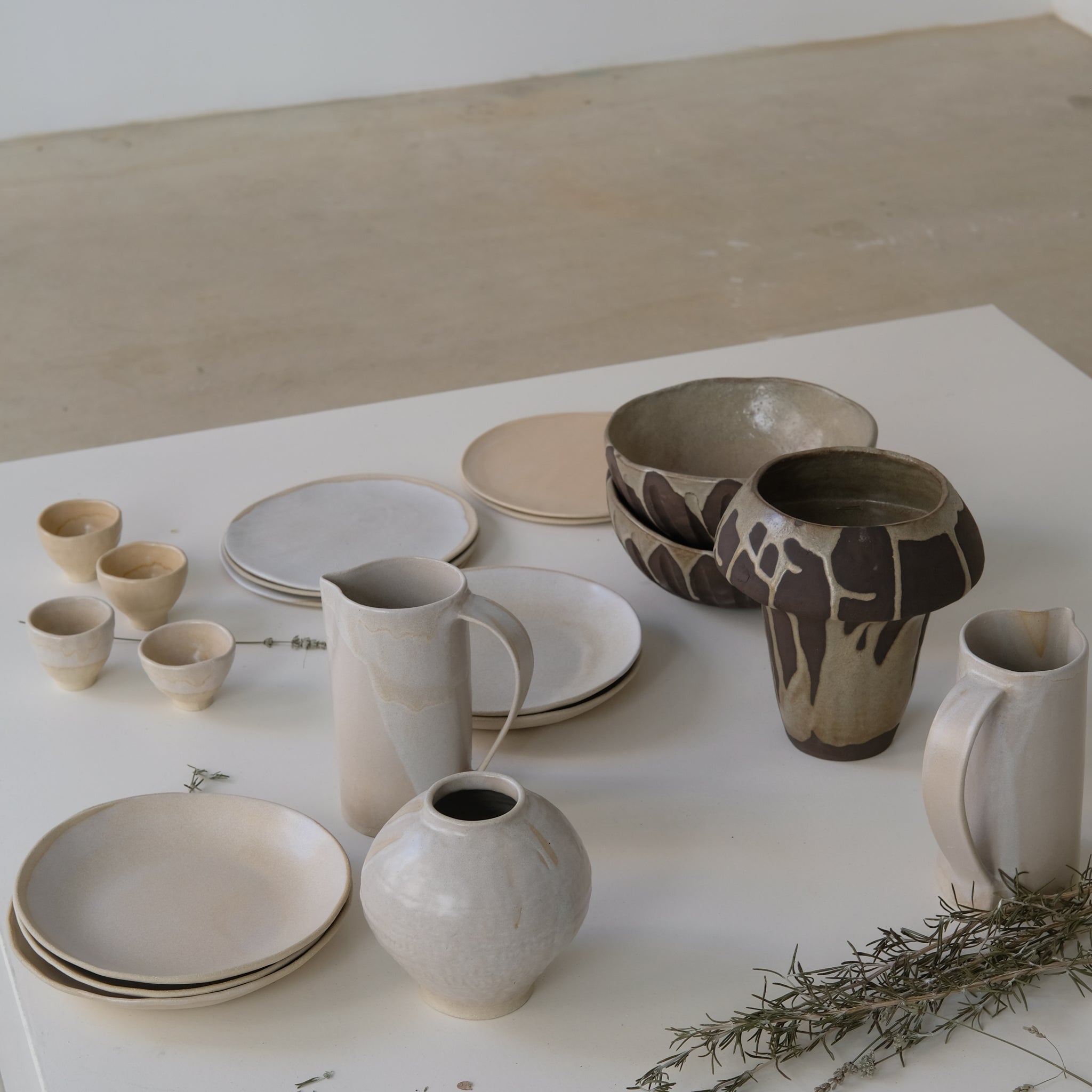 Tasse chouchou 80ml rosé par la céramiste Hélène Maury chez Brutal Ceramics