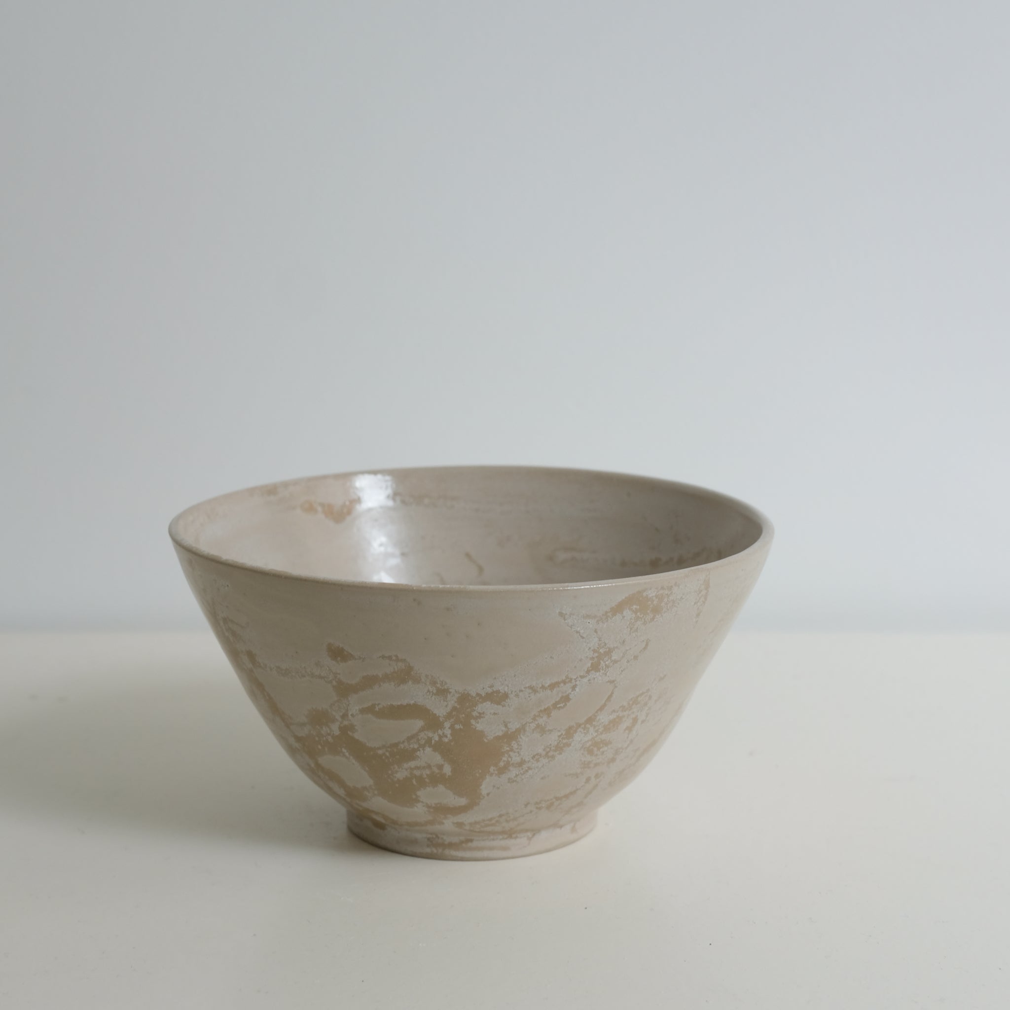 Bol beige D 17,5cm - de Hoji Ceramics chez Brutal Ceramics