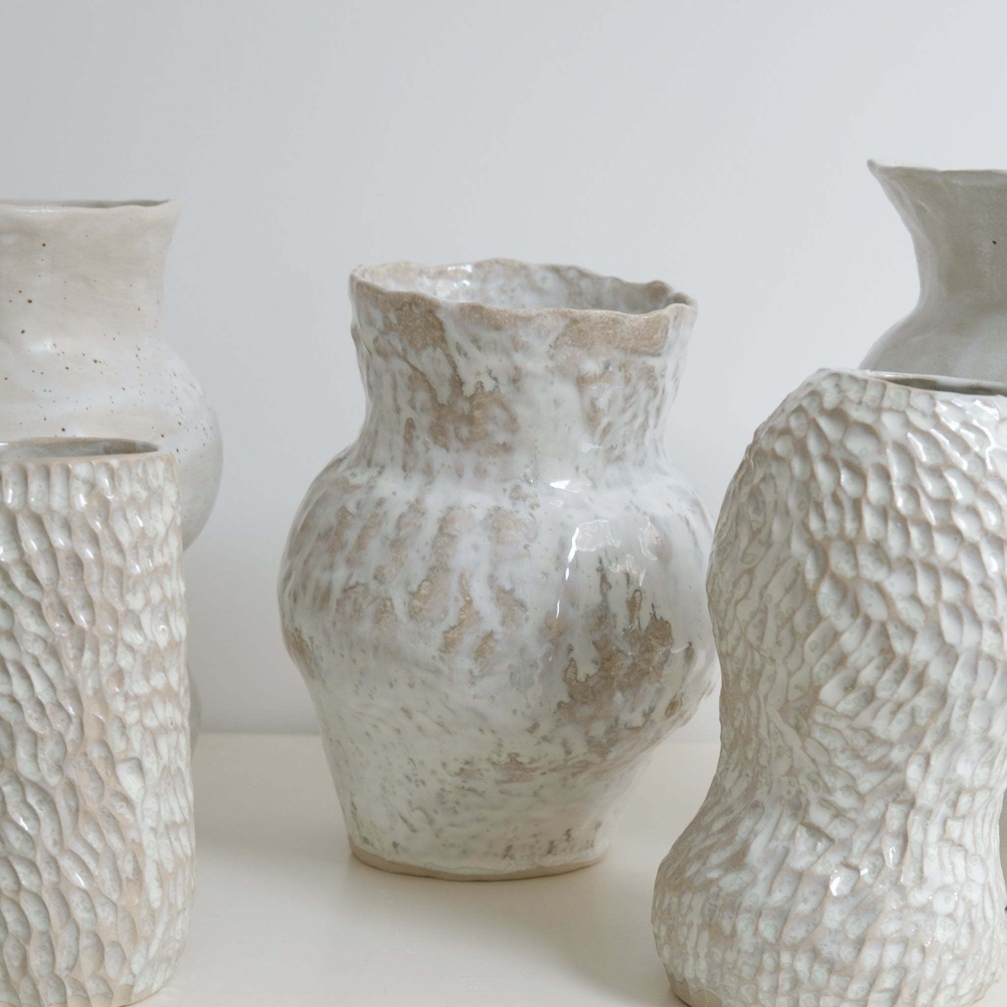 Pyrite sandstone vase H21cm - pearly white