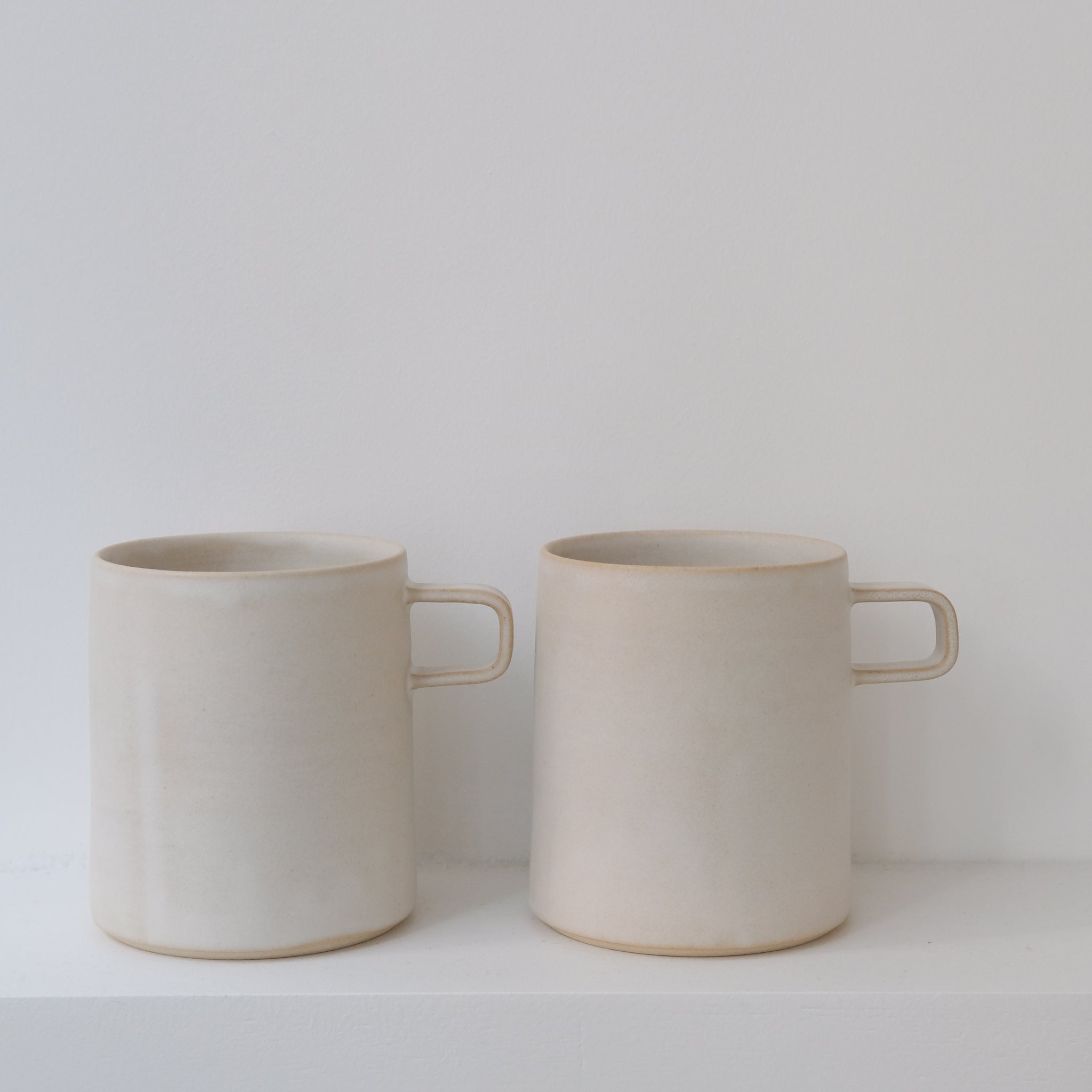 Tasse en grès blanc 470ml - Blanc Cassé d'Atelier Epiney chez Brutal