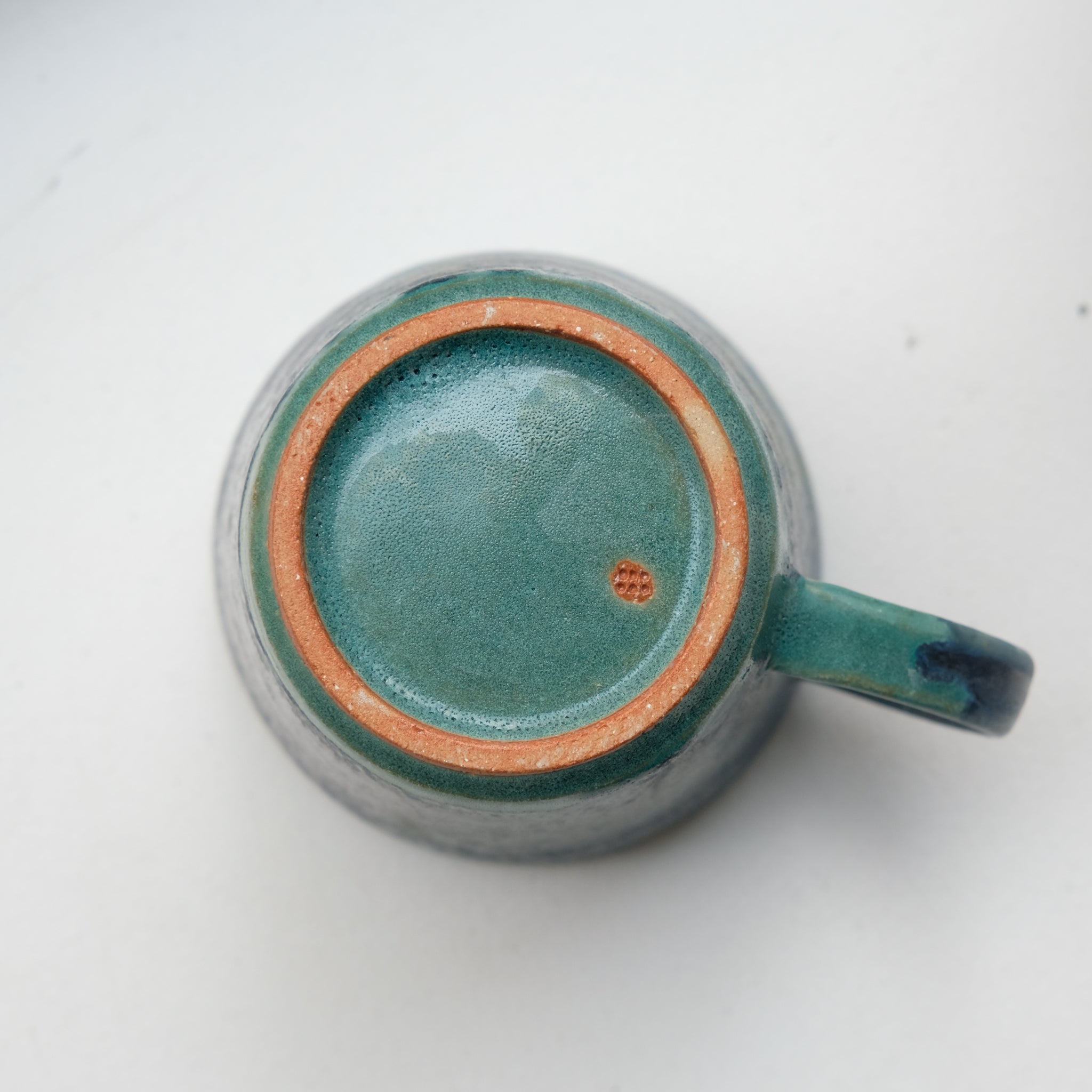 Tasse en grès 220ml - midnight stardust d'Aya Ogawa chez Brutal Ceramics
