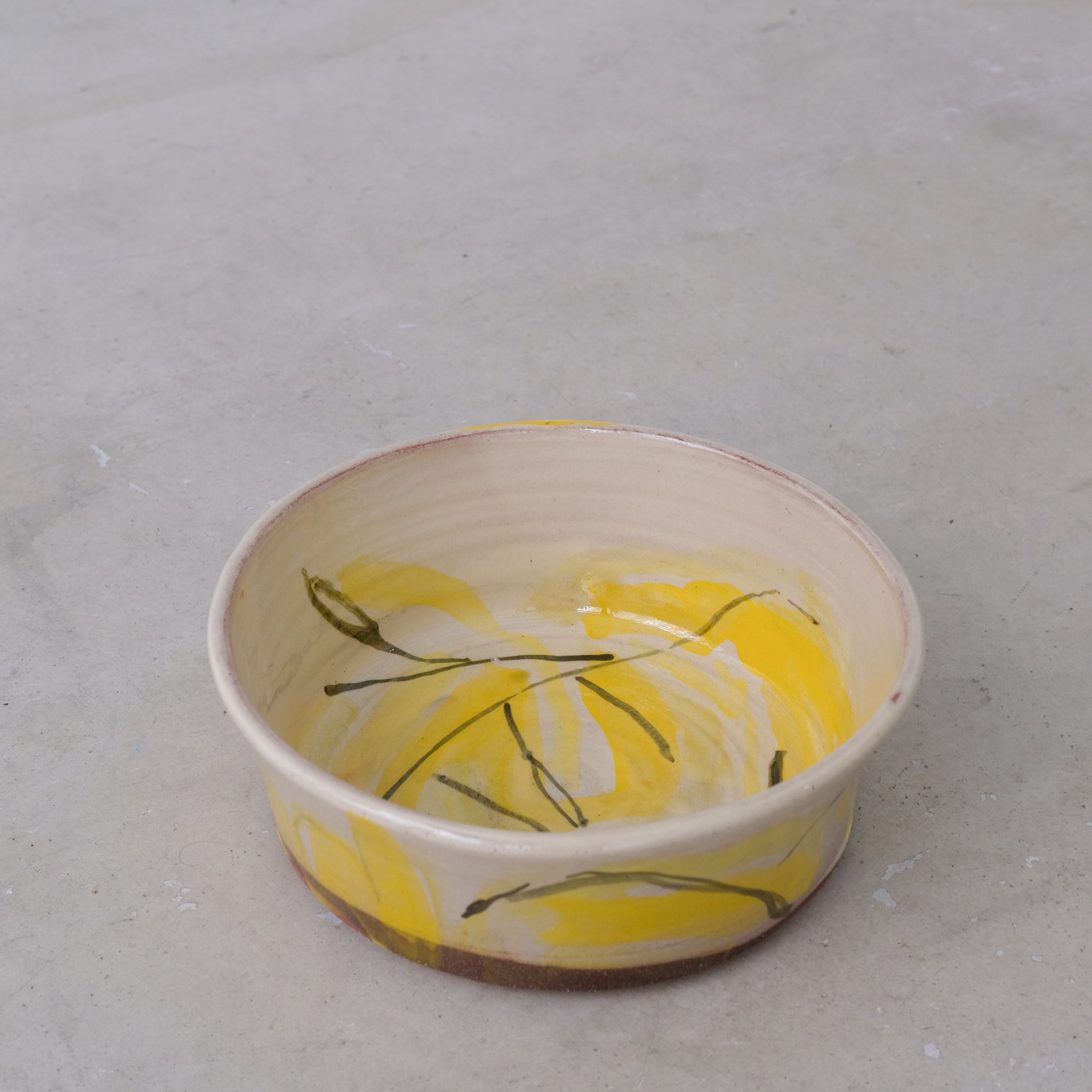 Saladier 04 D25cm en faience rouge multicolore par Héloïse Bariol chez Brutal Ceramics