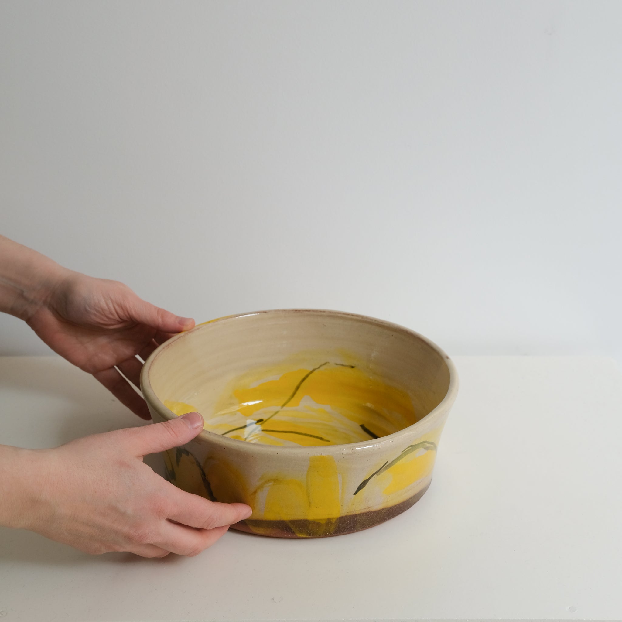 Saladier 04 D25cm en faience rouge multicolore par Héloïse Bariol chez Brutal Ceramics
