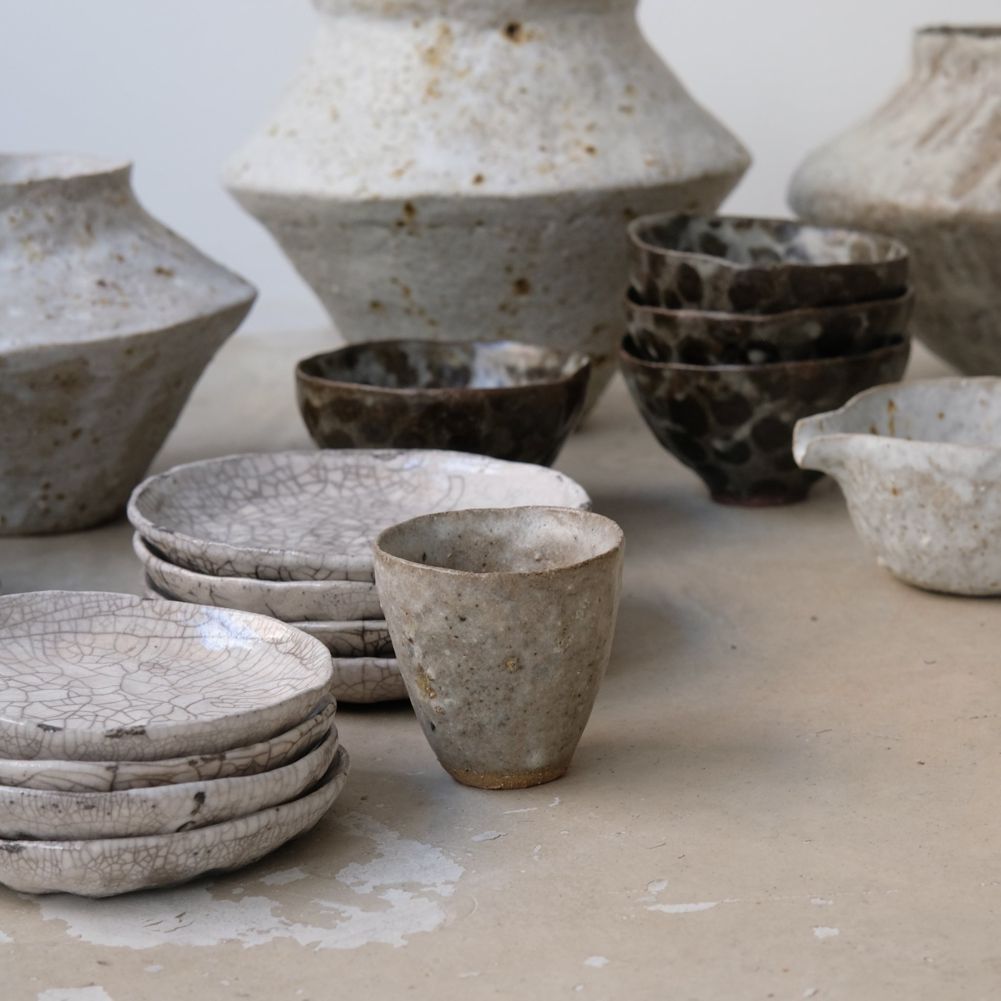 Tasse en terre glanée 80ml par la céramiste Potry chez Brutal Ceramics