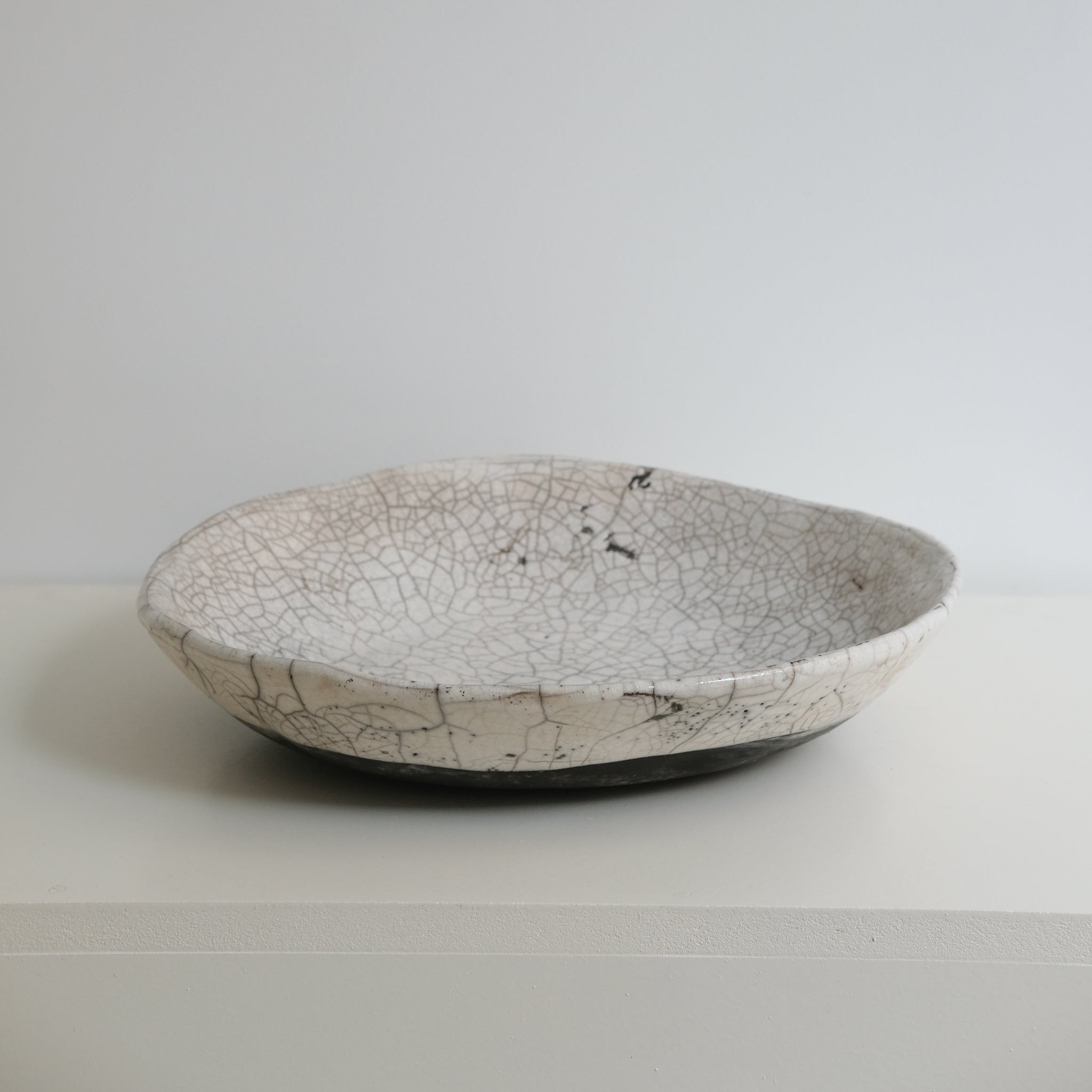 Assiette D17cm Raku en grès par la céramiste Potry chez Brutal – Brutal  Ceramics