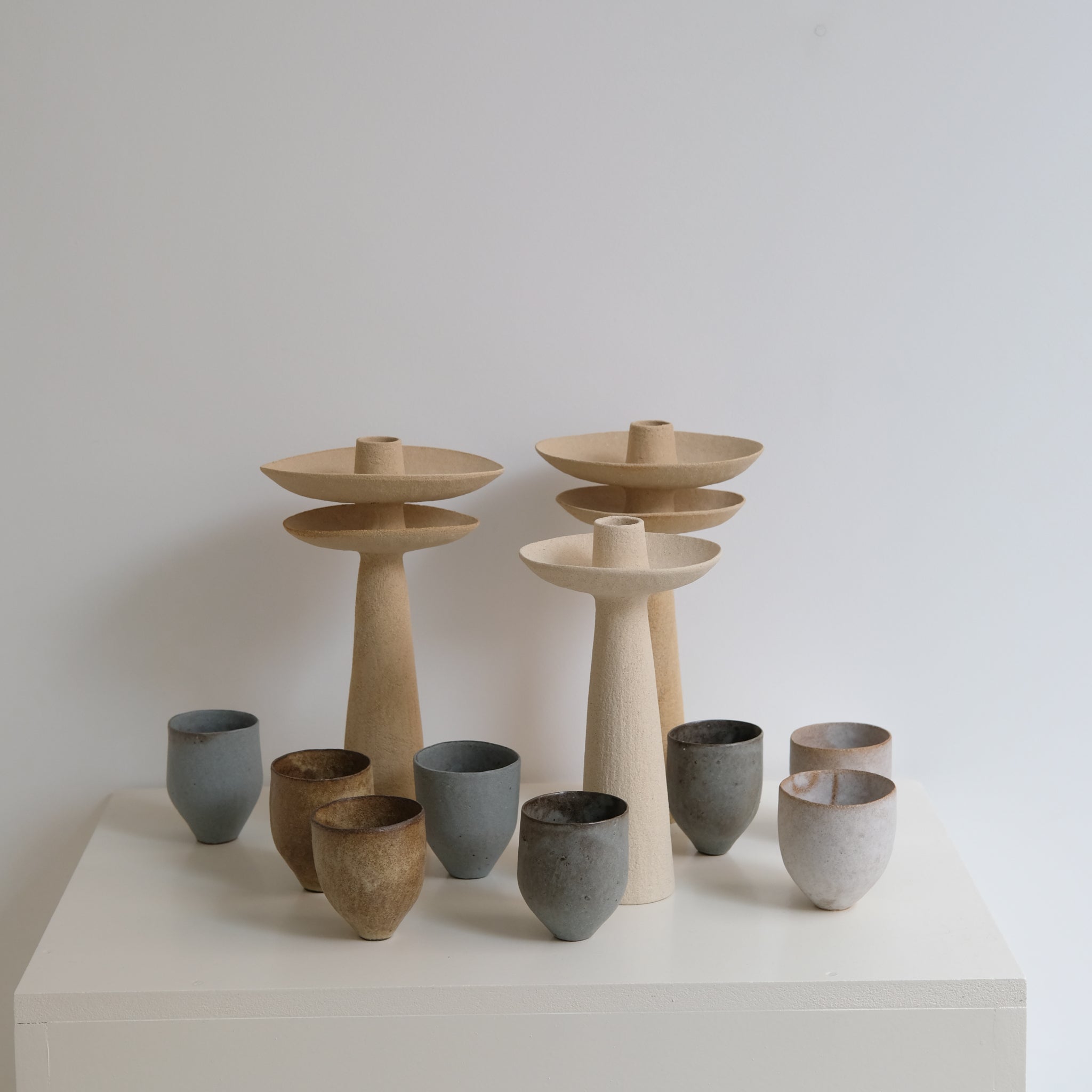 Tasse en grès 150ml / Blanc beige de Sophie Vaidie chez Brutal Ceramics