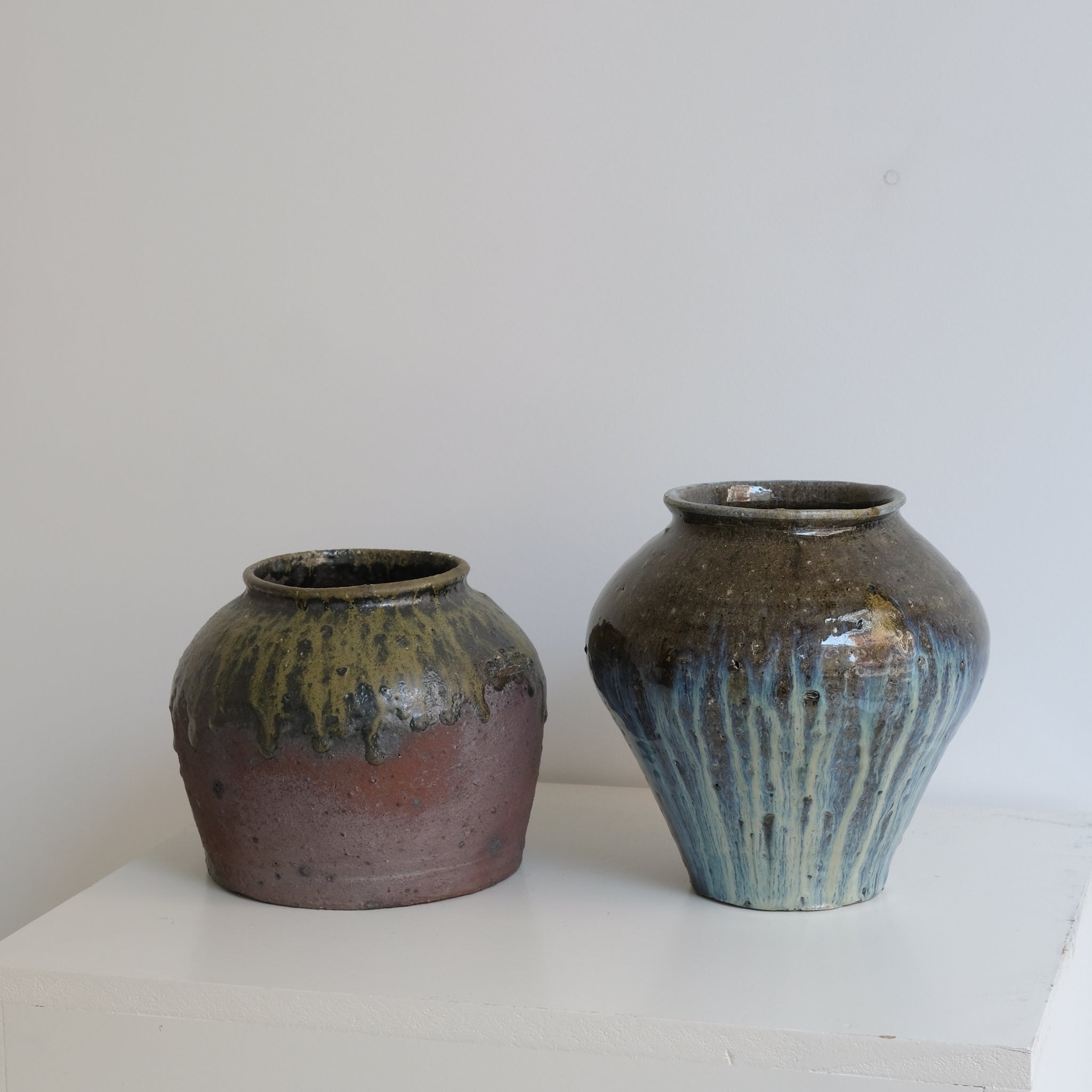 Vase en grès recoltée H22cm de Dai Shikai chez Brutal Ceramics