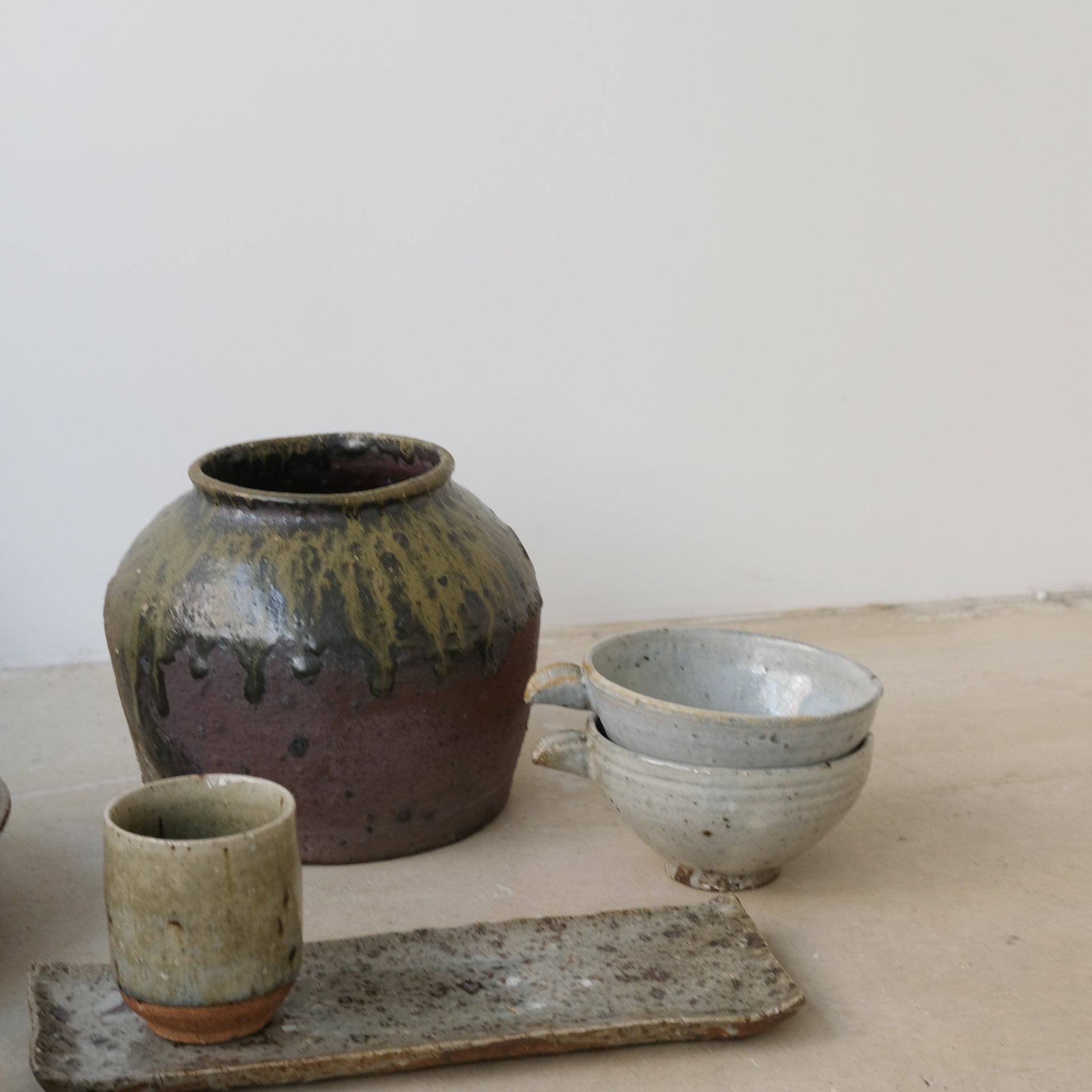 Verseuse en grès D12,5cm de Dai Shikai chez Brutal Ceramics