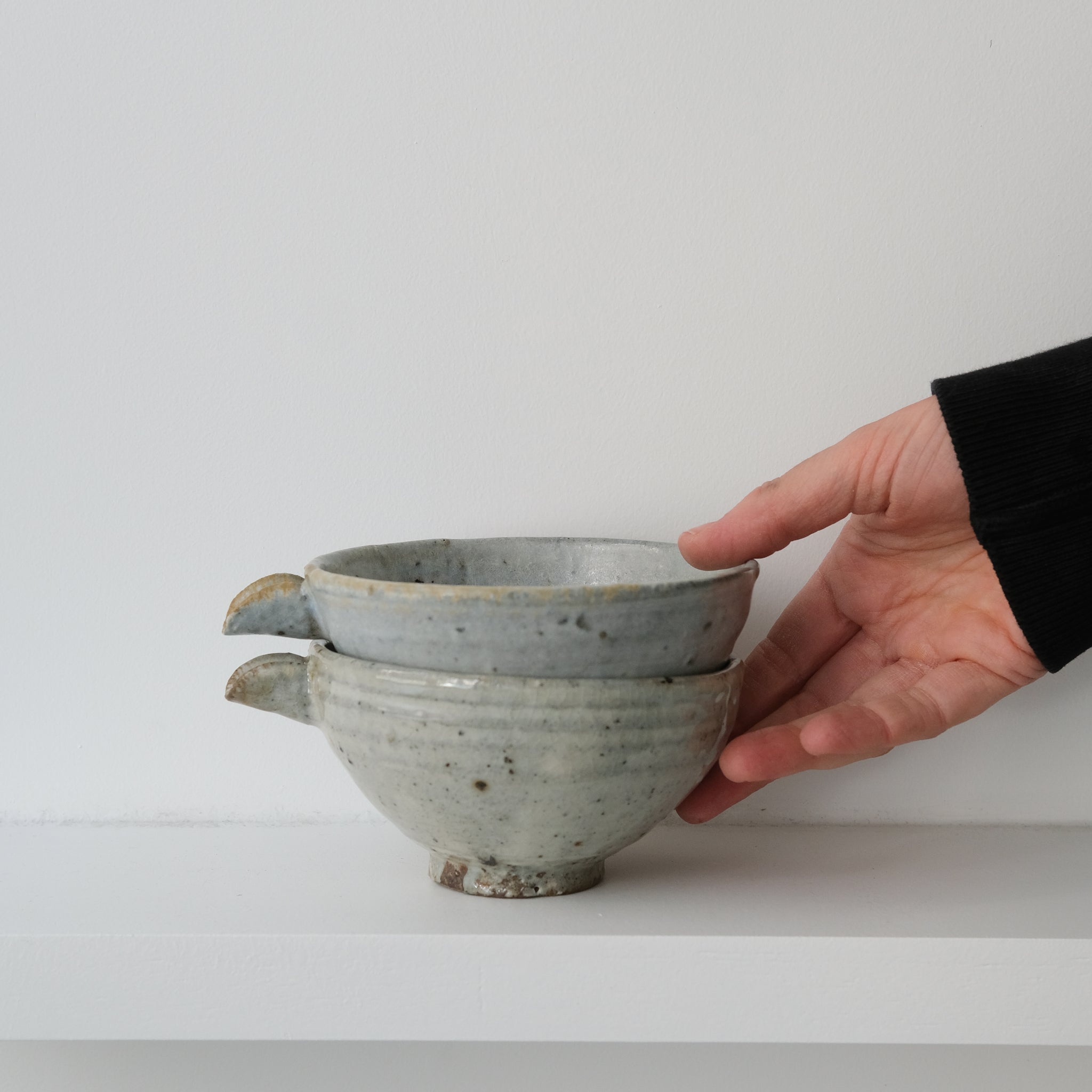 Verseuse en grès D12,5cm de Dai Shikai chez Brutal Ceramics
