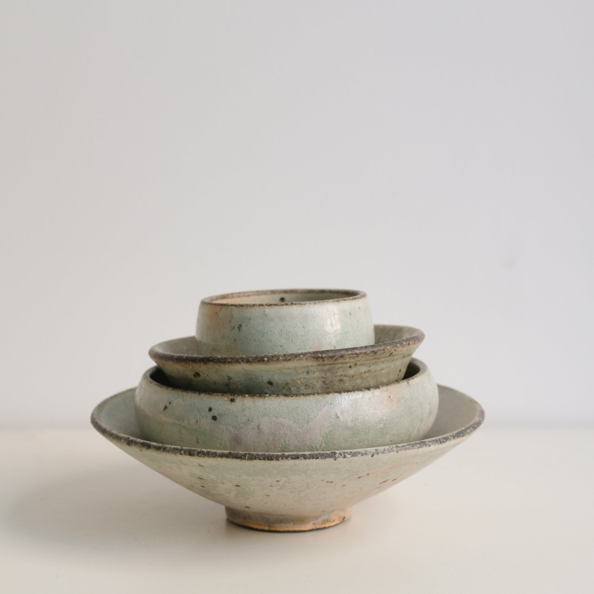 Bol en grès D13,5cm - vert clair de Tetsuya Kobayashi chez Brutal Ceramics