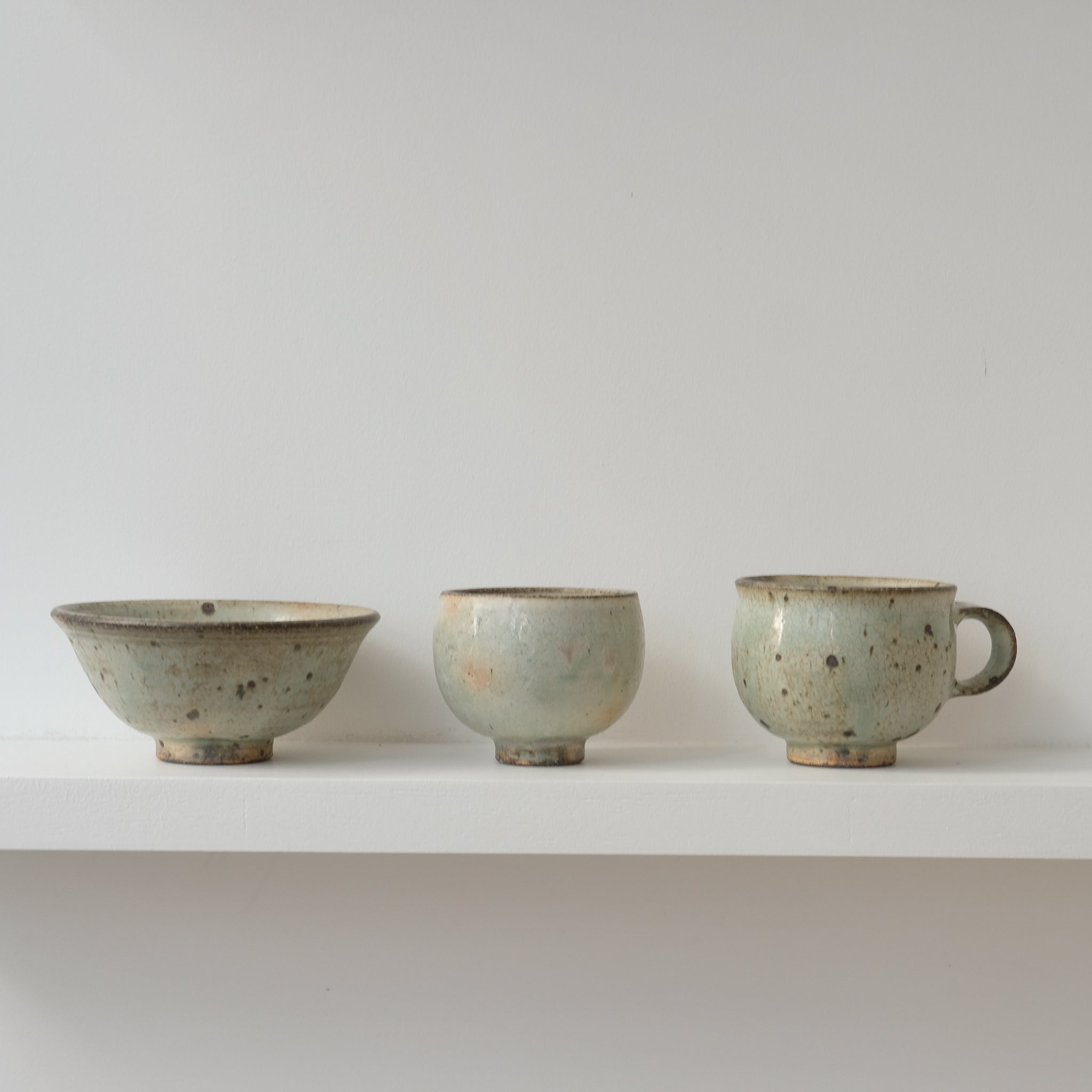 Bol en grès D13,5cm - vert clair de Tetsuya Kobayashi chez Brutal Ceramics