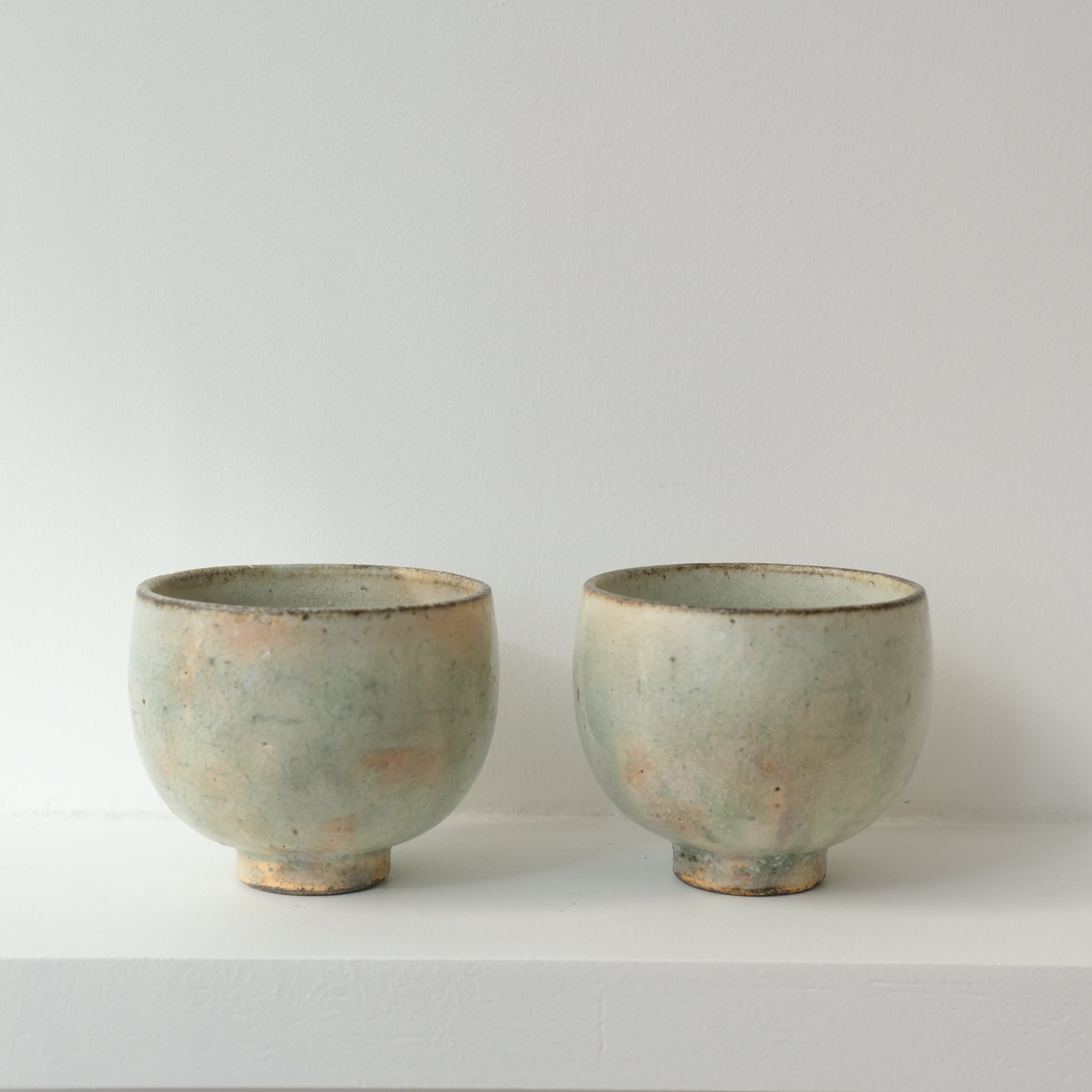 Tasse en grès 160ml - vert clair kohiki de Tetsuya Kobayashi chez Brutal Ceramics