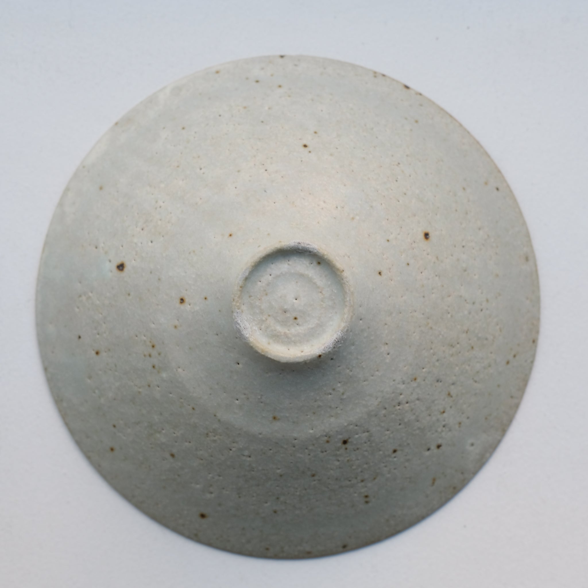 Bol en grès D 16,5cm - blanc kohiki de Yamato Kobayashi chez Brutal Ceramics