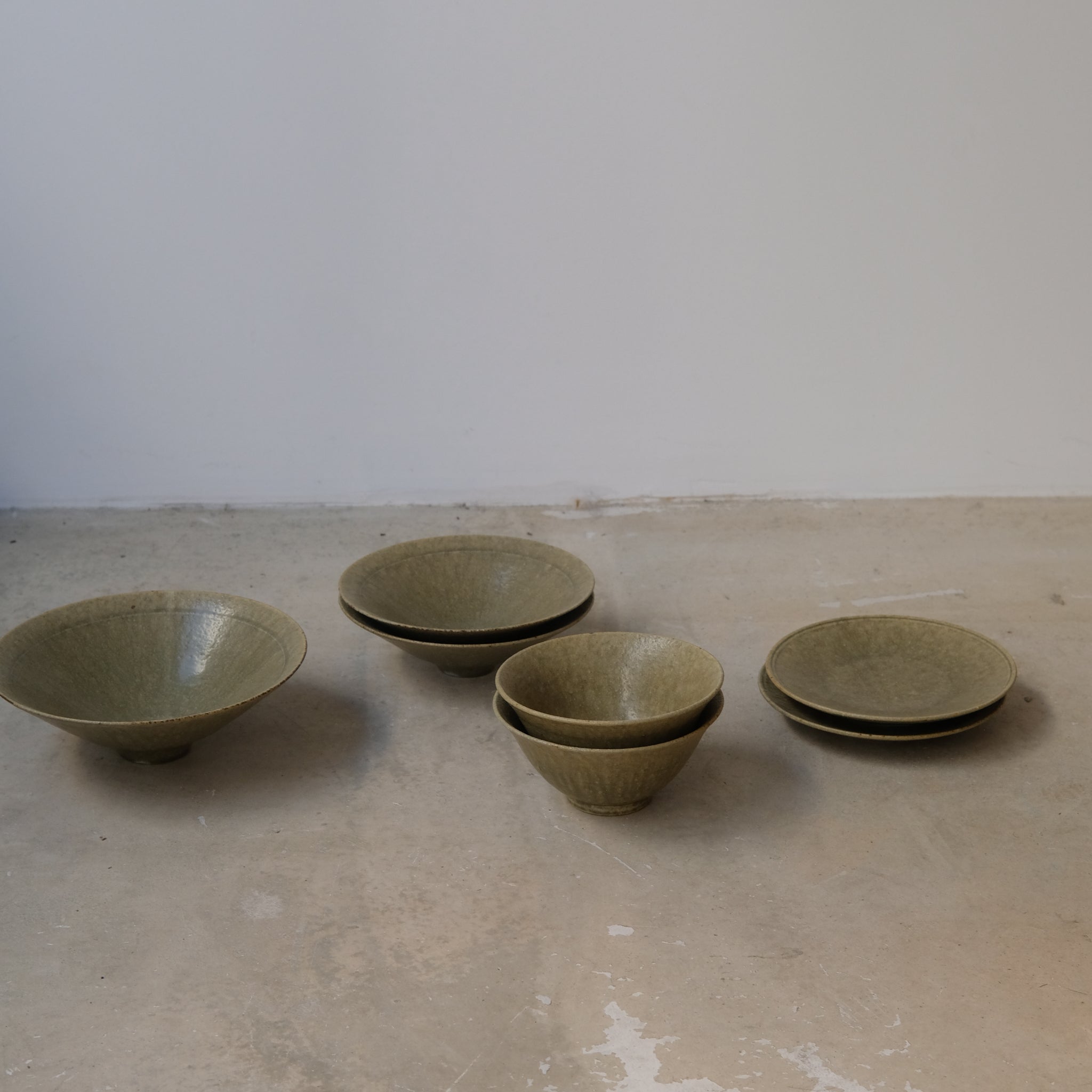 Bol en grès D 13cm - vert de Yamato Kobayashi chez Brutal Ceramics