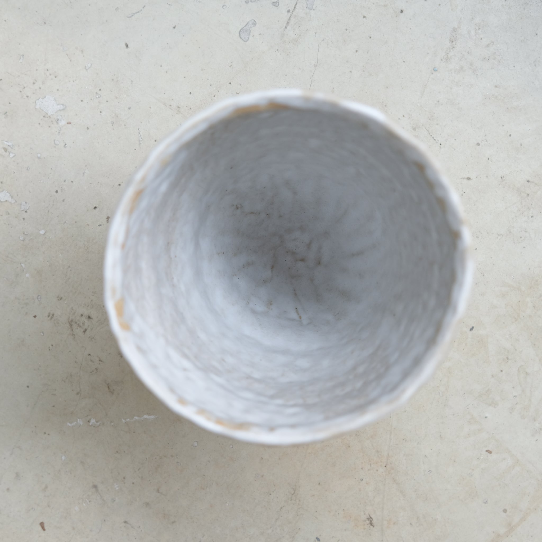 Vase 02 en grès H 27cm - Blanc beige Lola Moreau chez Brutal Ceramics