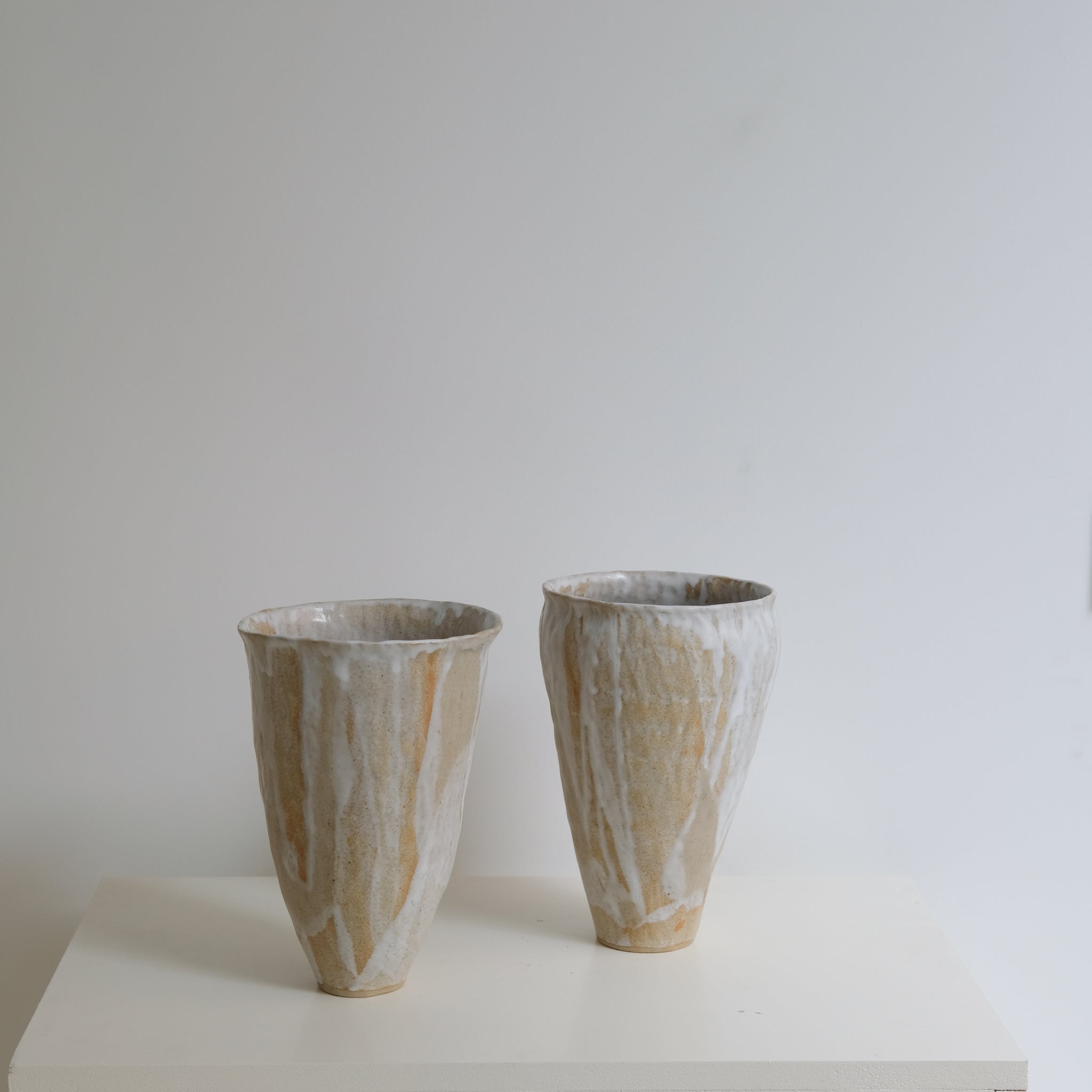 Vase 01 en grès H 27cm - Blanc beige Lola Moreau chez Brutal Ceramics