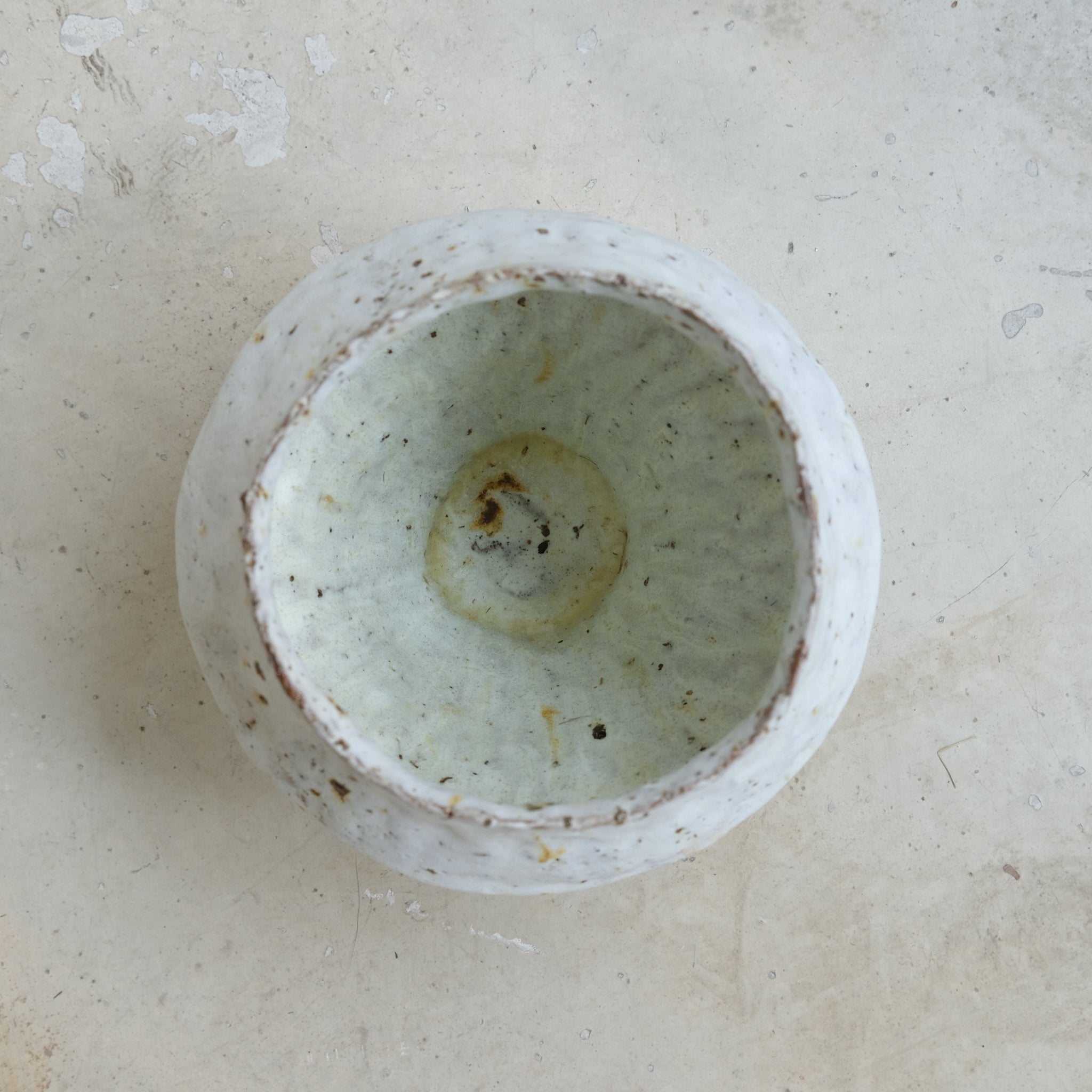 Vase en terre glanée H 18cm - Blanc mat de Potry chez Brutal Ceramics