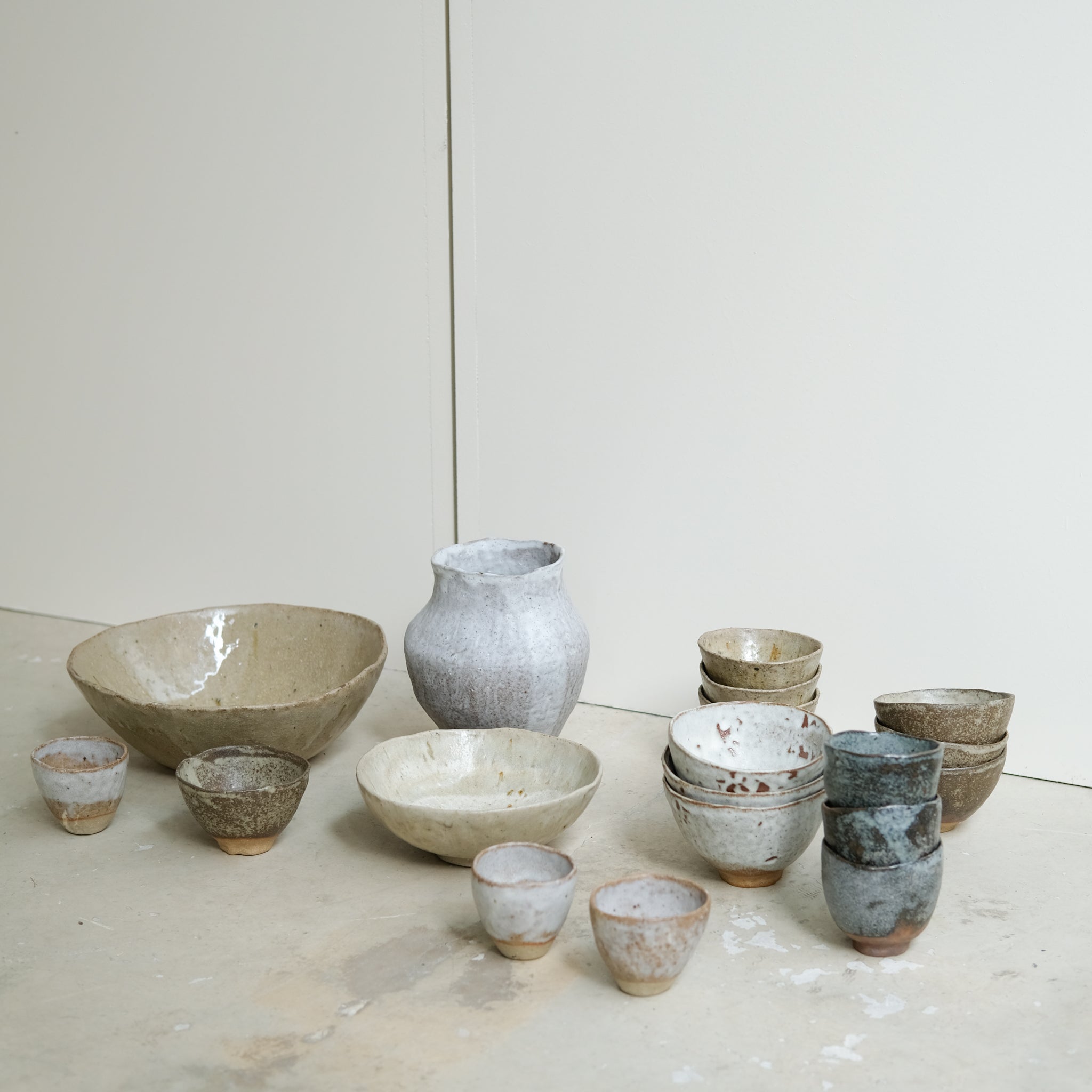 Saladier grès récolté D23,5cm - vert de Nathalie Reocreux chez Brutal Ceramics
