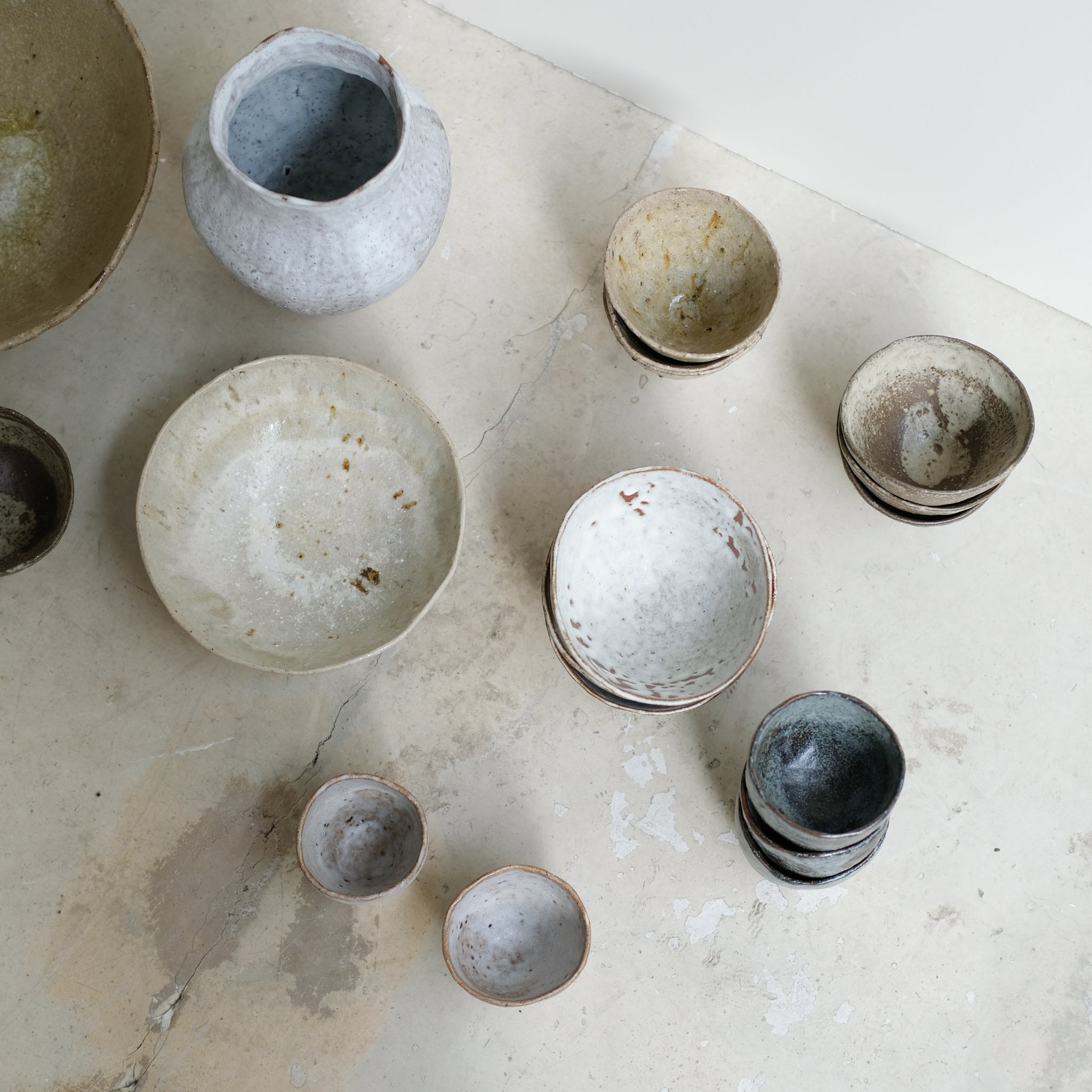 Assiette creuse grès récolté D16,5cm - blanc de Nathalie Reocreux chez Brutal Ceramics