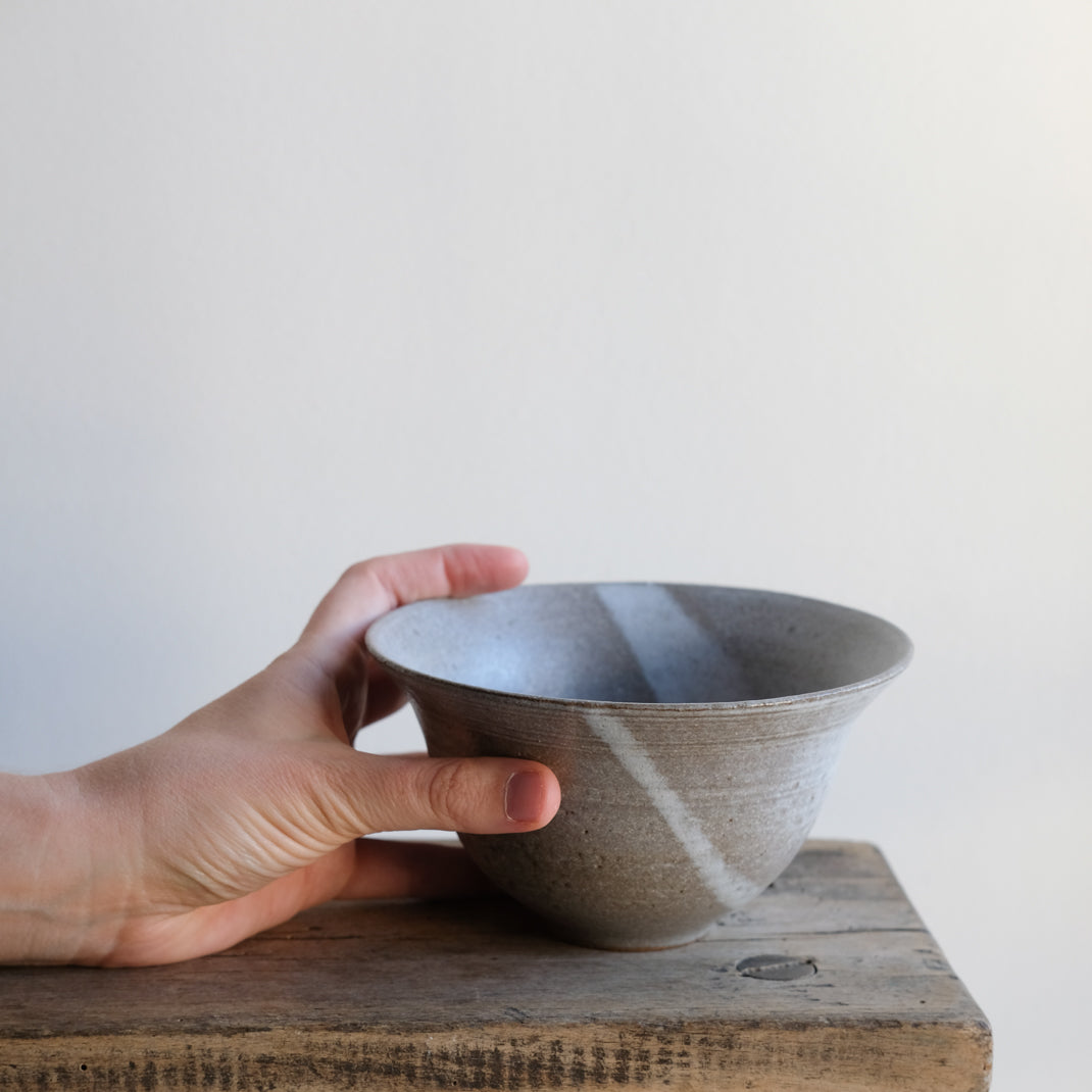 Bol en grès de l'Atelier Setsuko chez Brutal Ceramics