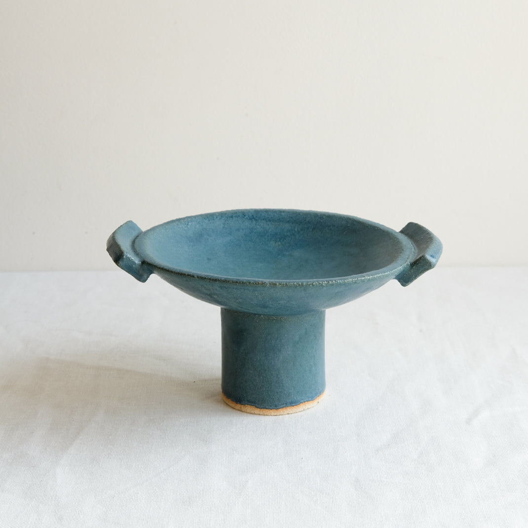 Coupe en grès bleu canard par Catherine Dix Ceramics