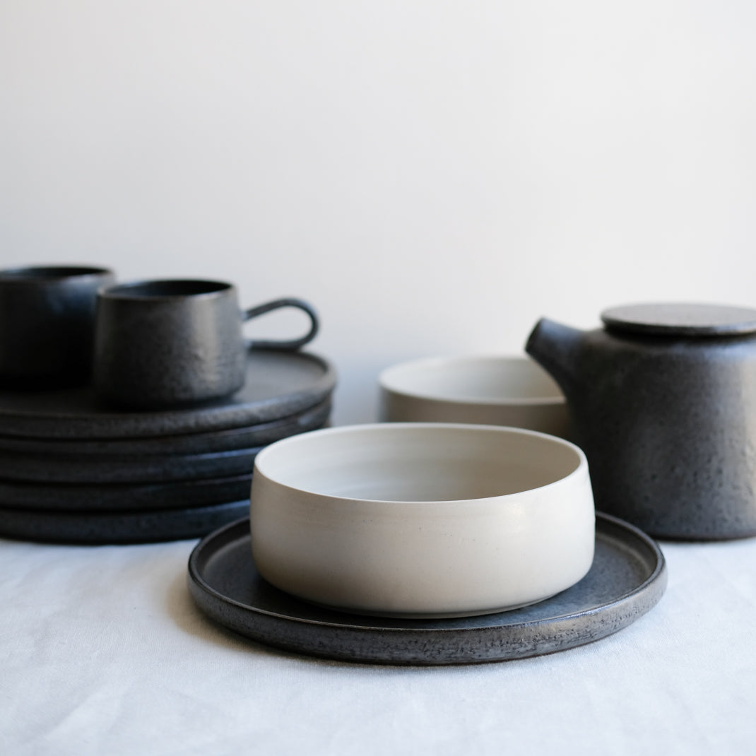 Bol en grès par Laurence Labbé chez Brutal Ceramics