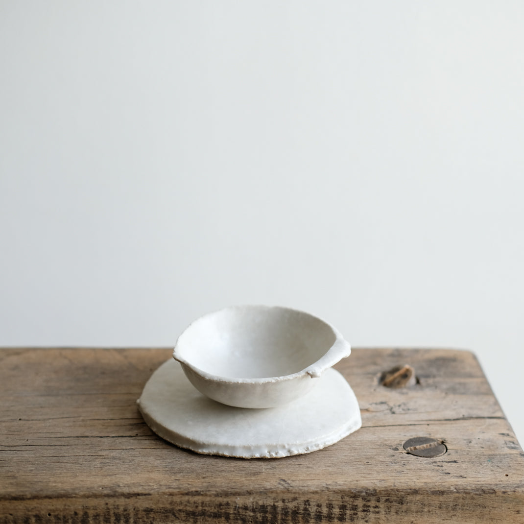 Pièces issues de la collection N02 de Yellow Nose Studio chez Brutal Ceramics
