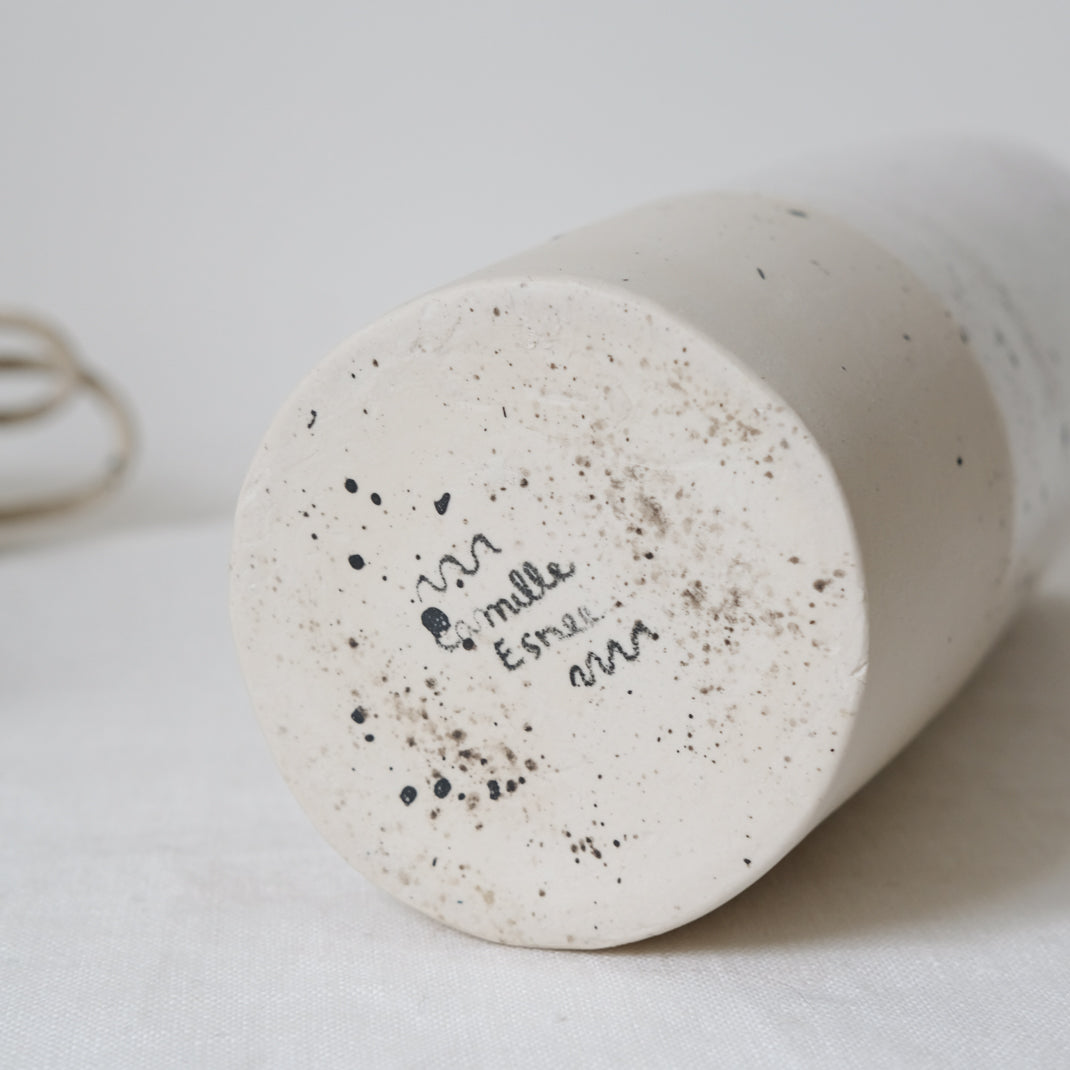 Pot Milky par Camille Esnée chez Brutal Ceramics