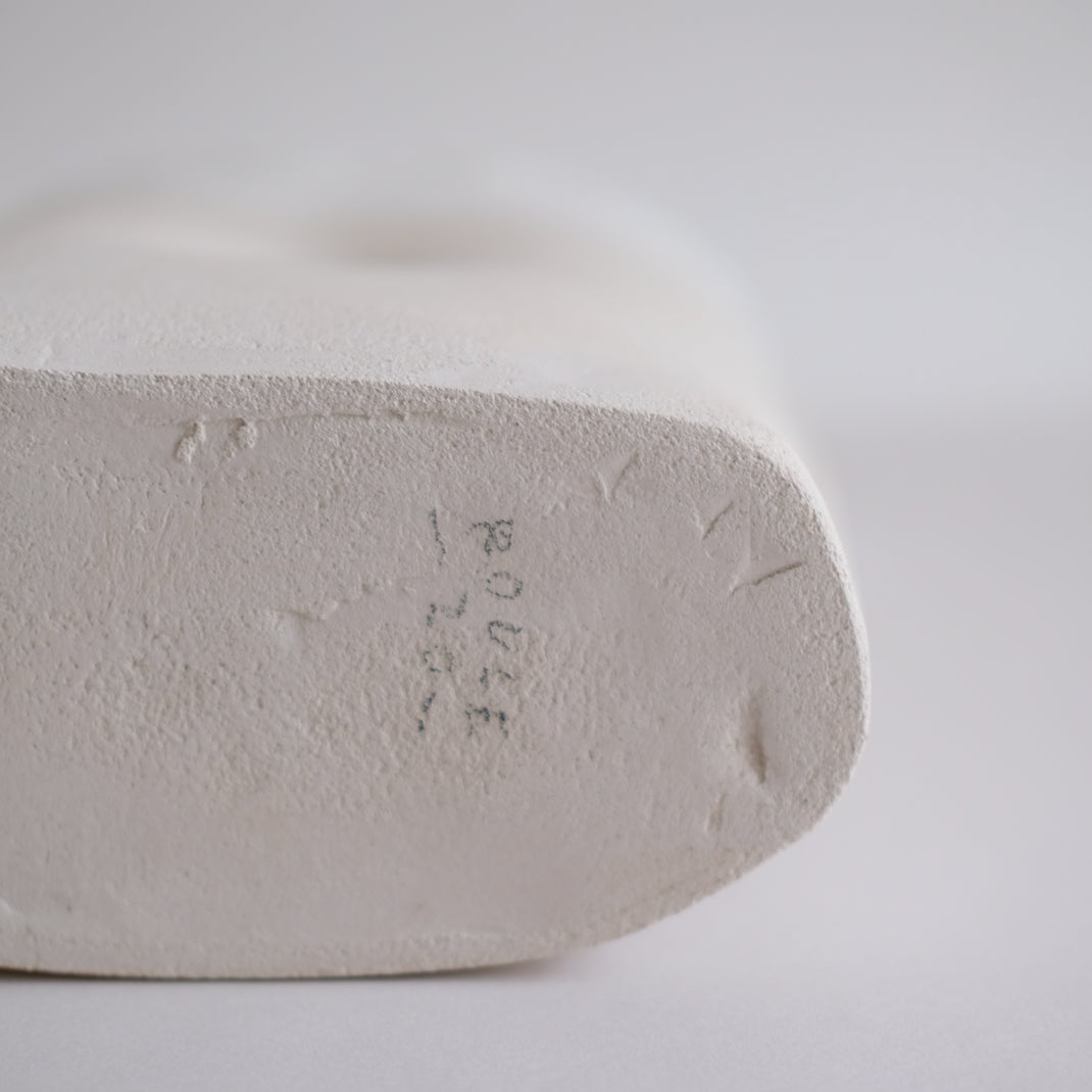 Vase Omata_01 par Emmanuelle Roule chez Brutal Ceramics