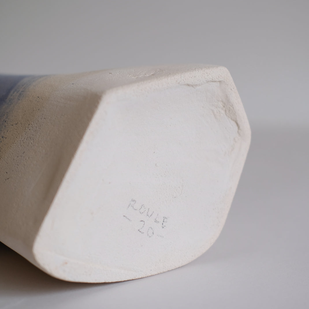 Vase Omata_03 par Emmanuelle Roule chez Brutal Ceramics