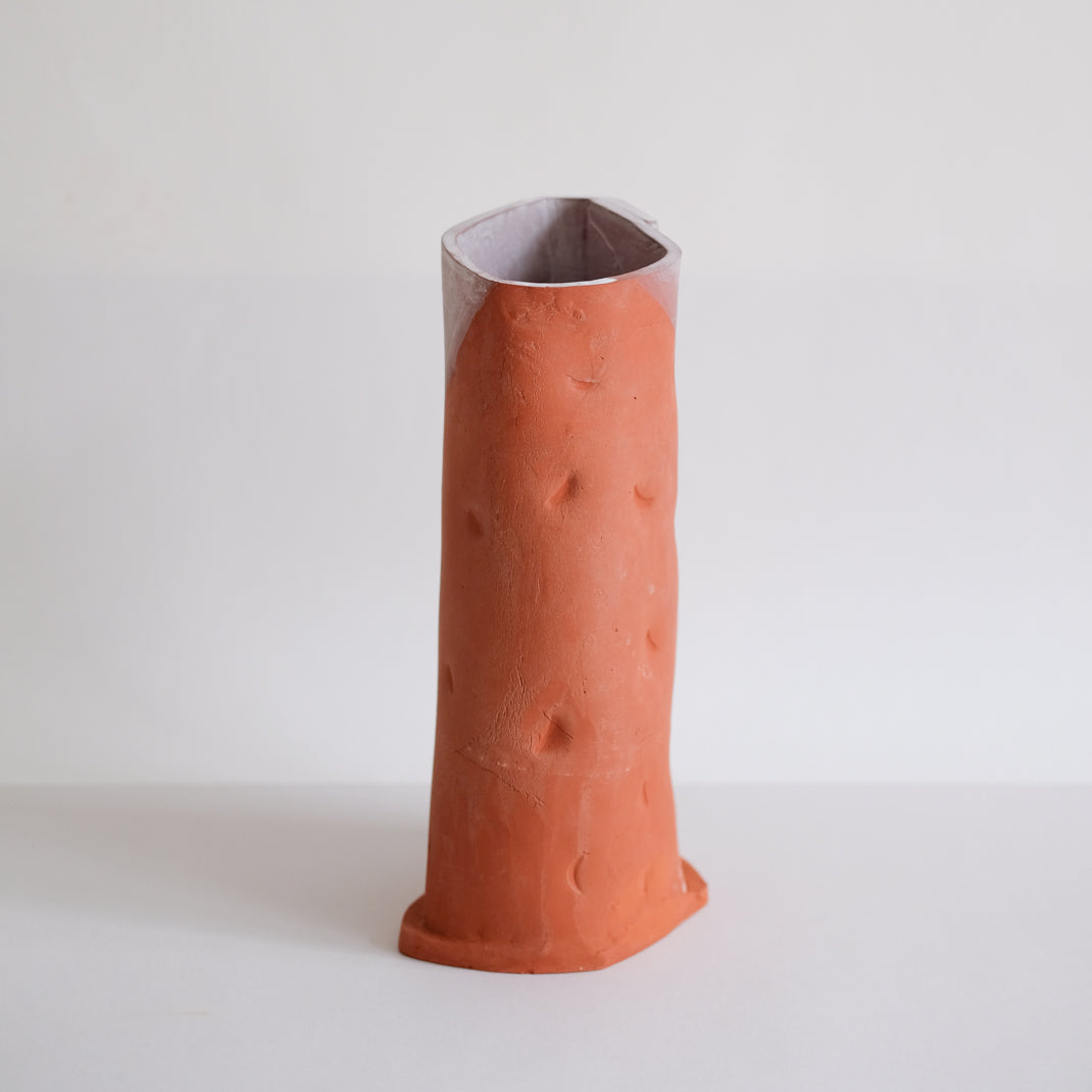 Vase Kume_27 d'Emmanuelle Roule chez Brutal Ceramics