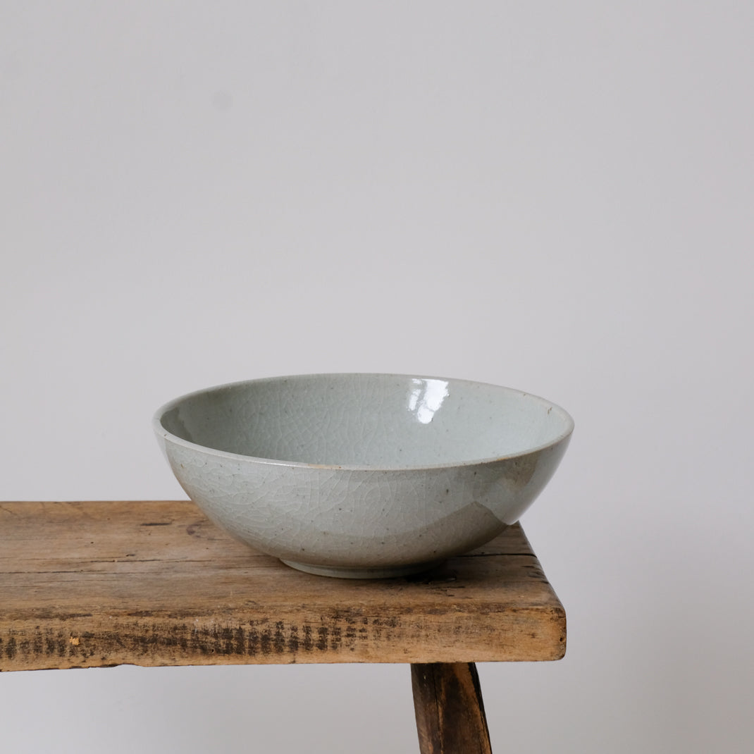 Assiette en grès par In Girum chez Brutal Ceramics