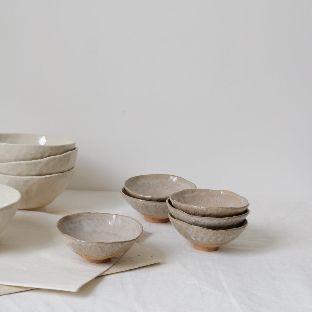 Coupelle en grès roux chamotté par Judith Lasry chez Brutal Ceramics